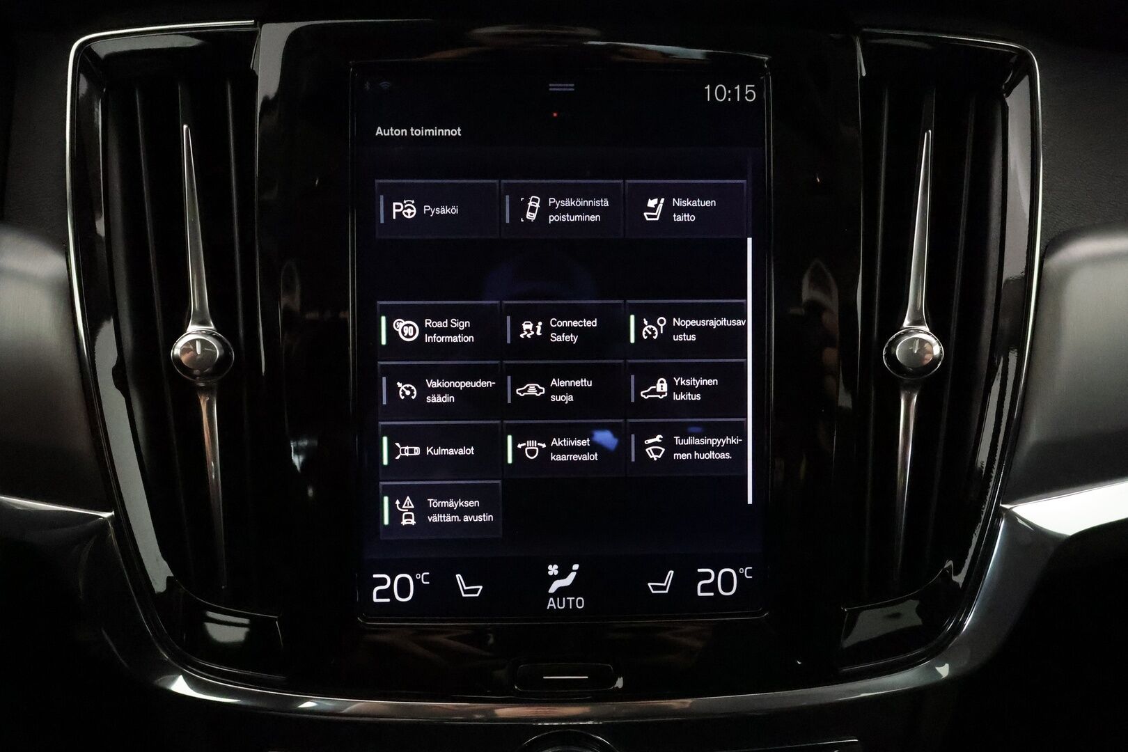 Volvo S90 2018 D4 AWD Geatronic Momentum Advanced **Webasto / Koukku / Full LED / Adapt.vakkari / Puolinahat** - 3,99 % KORKOTARJOUS TÄHÄN AUTOON - 31.5. ASTI! - Merkkihuollettu / Keyless / VOC