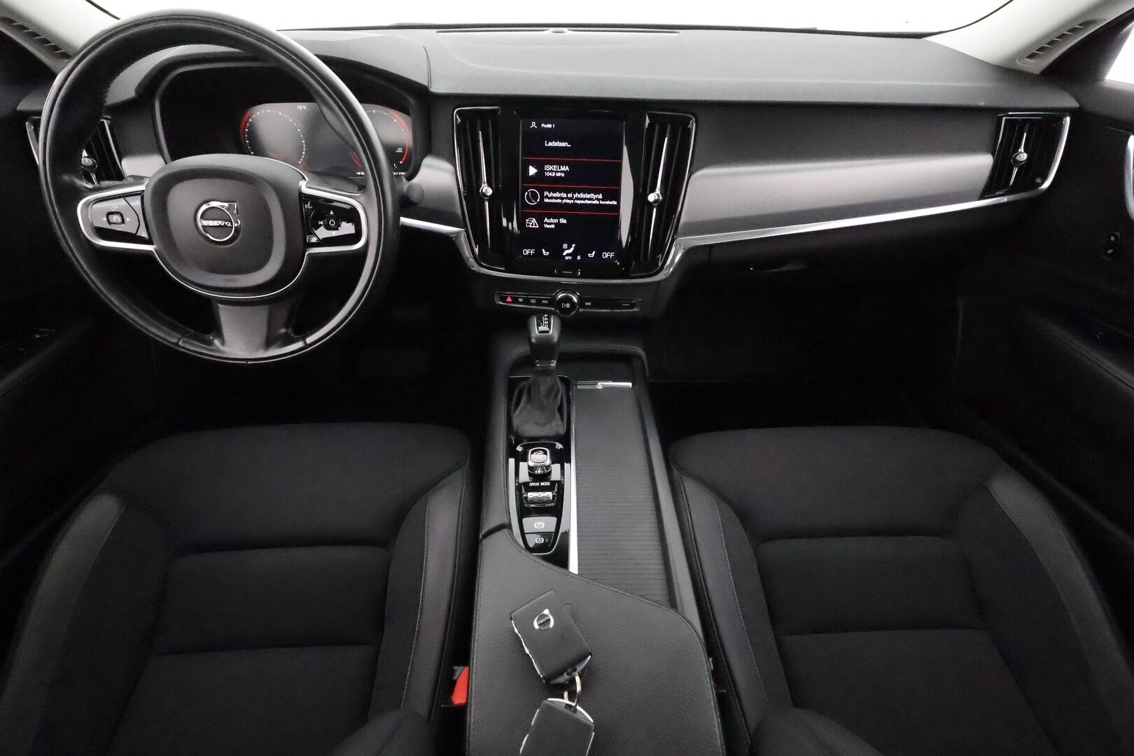 Volvo S90 2018 D4 AWD Geatronic Momentum Advanced **Webasto / Koukku / Full LED / Adapt.vakkari / Puolinahat** - 3,99 % KORKOTARJOUS TÄHÄN AUTOON - 31.5. ASTI! - Merkkihuollettu / Keyless / VOC
