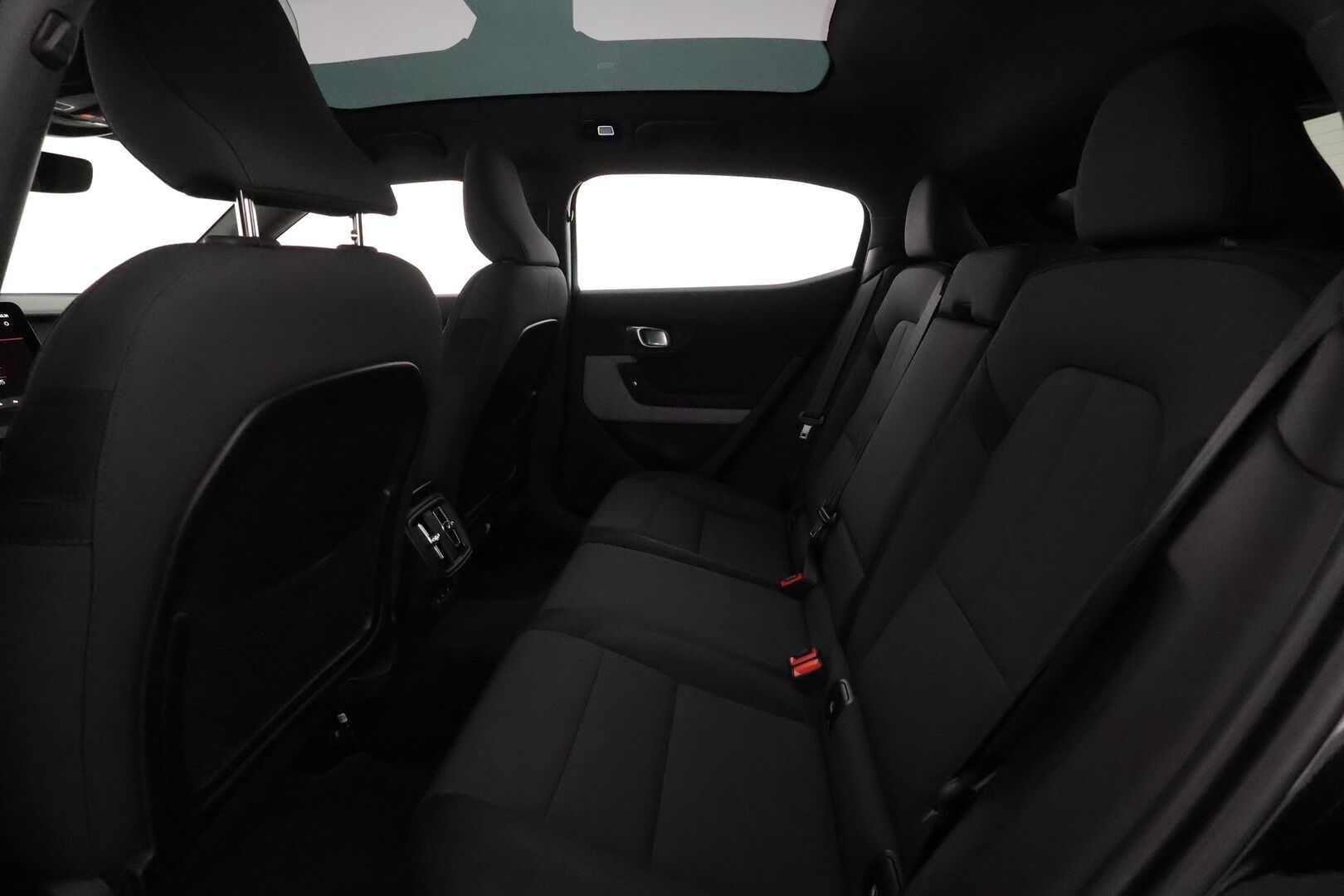 POLESTAR 2 2022 Single Motor Pilot/Plus**Lasikatto / 360° Kamera / Adapt.Vakkari / Pixel-LED / Sporttipenkki Muistilla / Harman/Kardon** - Google Maps / Kaistavahti / KeylessGO / 2x Renkaat