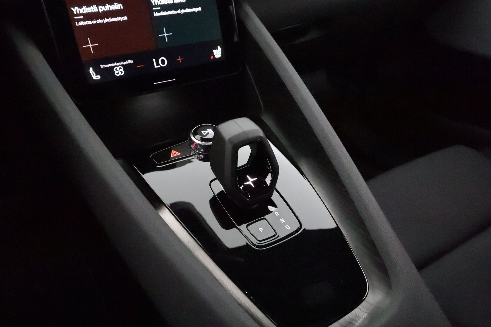 POLESTAR 2 2022 Single Motor Pilot/Plus**Lasikatto / 360° Kamera / Adapt.Vakkari / Pixel-LED / Sporttipenkki Muistilla / Harman/Kardon** - Google Maps / Kaistavahti / KeylessGO / 2x Renkaat