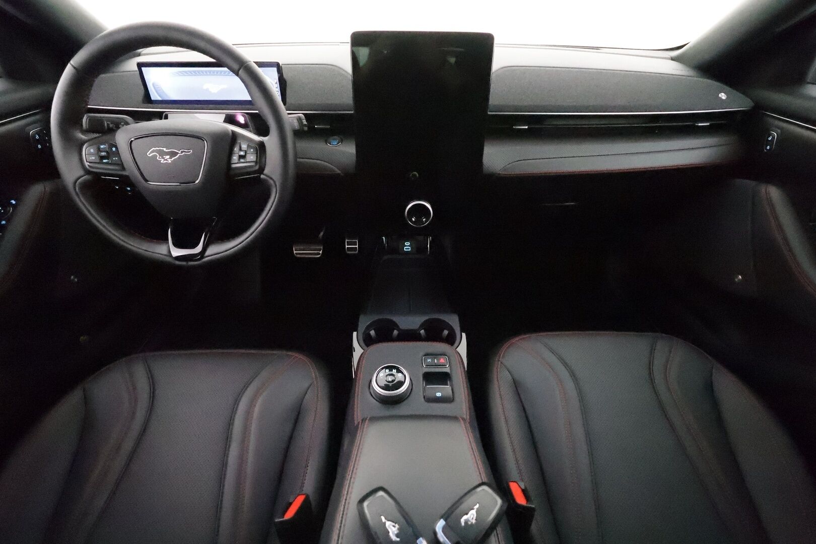 FORD MUSTANG MACH-E 2022 AWD ** Lasikatto / Adapt.Vakkari / 360° Kamera / LED-valot / Muistipenkki / Bang&Olufsen / Navi / Kaistavahti ** - 3,99 % KORKOTARJOUS TÄHÄN AUTOON - Merkkihuollettu / 2x Renkaat