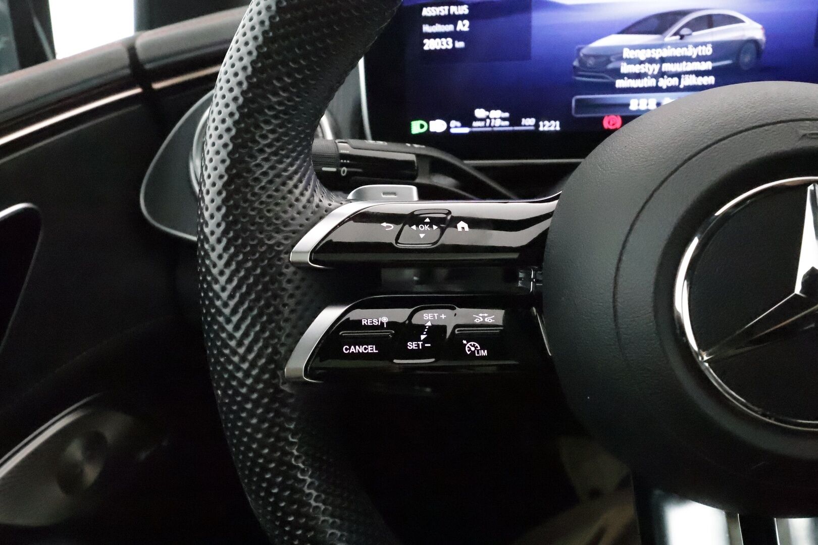 MERCEDES-BENZ EQE 2022 350+ AMG Style ** Digital-LED / Ilma-alusta / Adapt.Vakkari / Panorama / 360° Kamera / HUD / Burmester / KeylessGO ** - 3,99 % KORKOTARJOUS TÄHÄN AUTOON - 2x Renkaat / Akku Kuntotarkistettu!