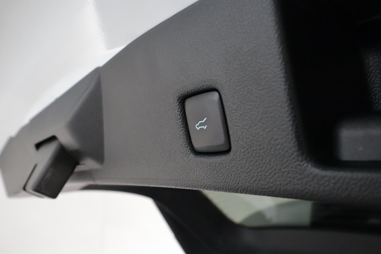 FORD KUGA 2023 2,5 Ladattava hybridi (PHEV)  CVT FWD ST-Line X ** HUD / Adapt.Vakkari / P.Kamera / LED-valot / Bang&Olufsen / Navi ** - 3,99 % KORKOTARJOUS TÄHÄN AUTOON - Akku Kuntotarkistettu!