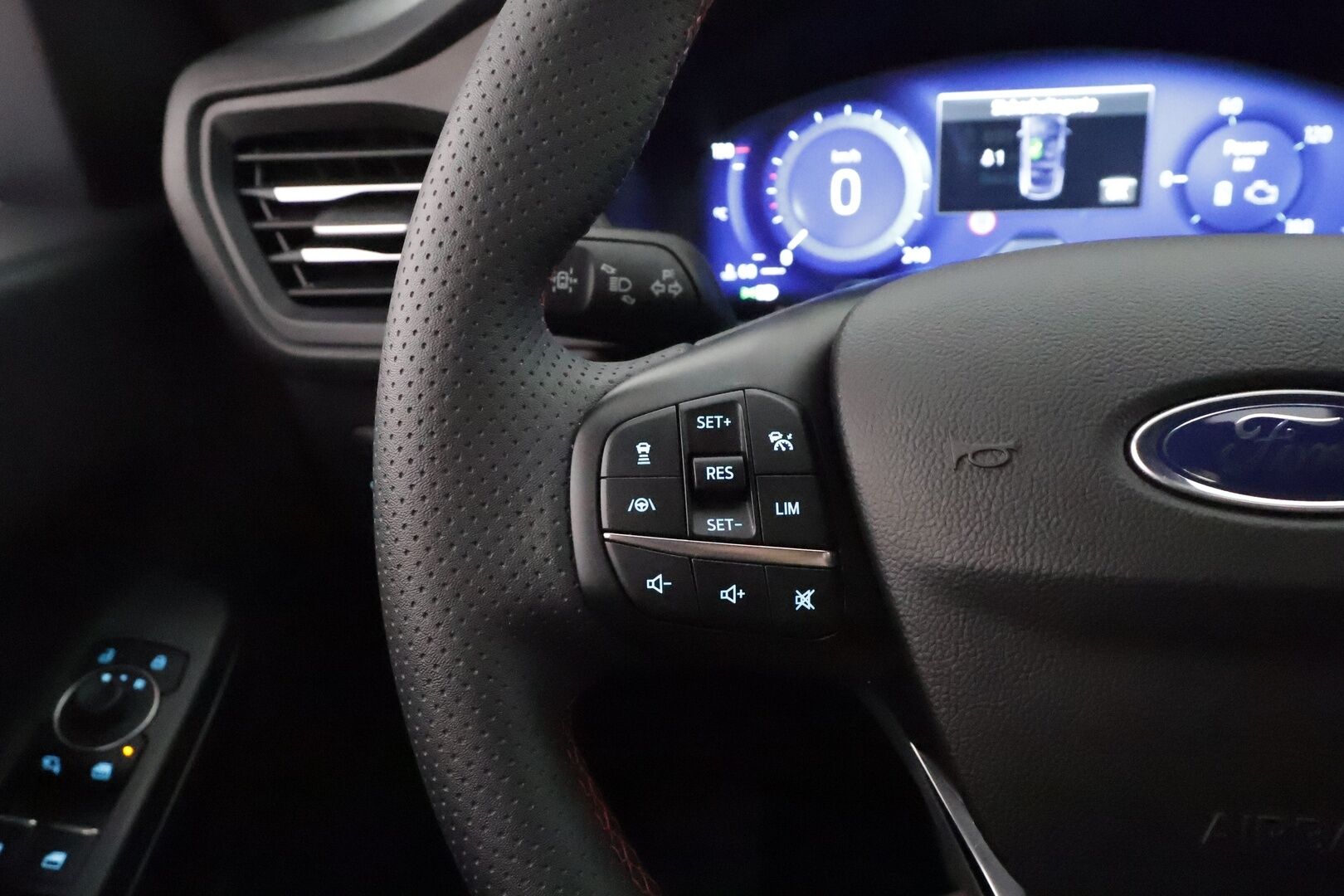 FORD KUGA 2023 2,5 Ladattava hybridi (PHEV)  CVT FWD ST-Line X ** HUD / Adapt.Vakkari / P.Kamera / LED-valot / Bang&Olufsen / Navi ** - 3,99 % KORKOTARJOUS TÄHÄN AUTOON - Akku Kuntotarkistettu!
