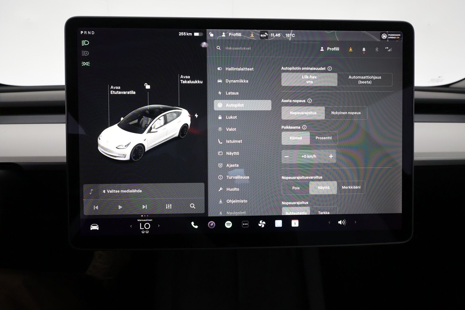 TESLA MODEL 3 2021 Performance Dual Motor ** Lasikatto / Lämpöpumppu / Adapt.Vakkari / LED-valot / P.Kamera / Premium Audio / Keyless ** - 2x Renkaat / Akku Kuntotarkistettu! 