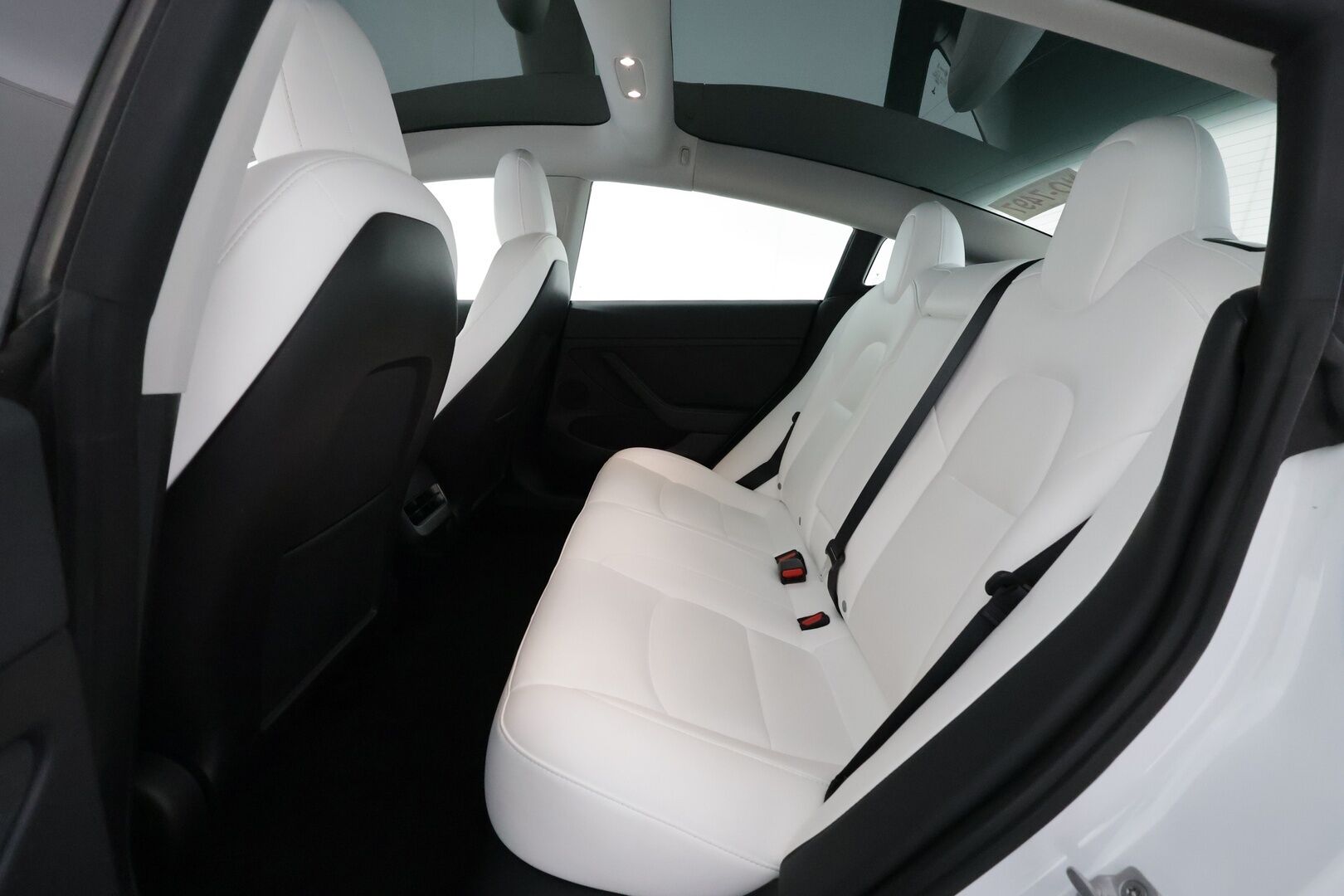 TESLA MODEL 3 2021 Performance Dual Motor ** Lasikatto / Lämpöpumppu / Adapt.Vakkari / LED-valot / P.Kamera / Premium Audio / Keyless ** - 2x Renkaat / Akku Kuntotarkistettu! 