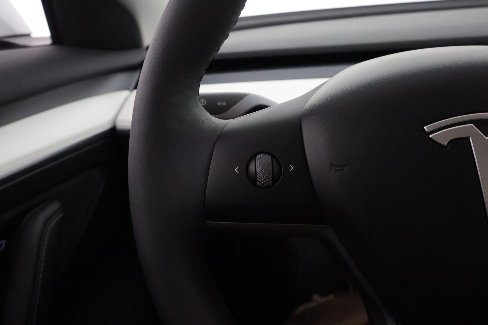 TESLA MODEL 3 2021 Performance Dual Motor ** Lasikatto / Lämpöpumppu / Adapt.Vakkari / LED-valot / P.Kamera / Premium Audio / Keyless ** - 2x Renkaat / Akku Kuntotarkistettu! 