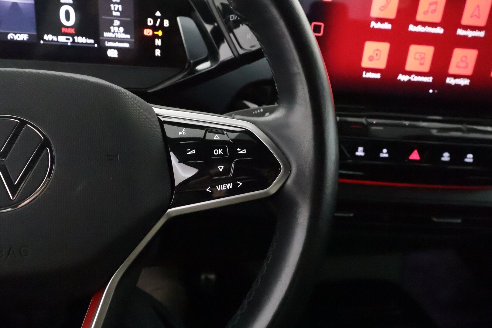 VOLKSWAGEN ID.5 2022 GTX Dual Motor AWD 77kWh **Lämpöpumppu / Vetokoukku / Adapt. vakkari / Matrix / P.kamera / Kahdet renkaat** - 3,99 % KORKOTARJOUS TÄHÄN AUTOON - Akku kuntotarkastettu / Todella siisti!