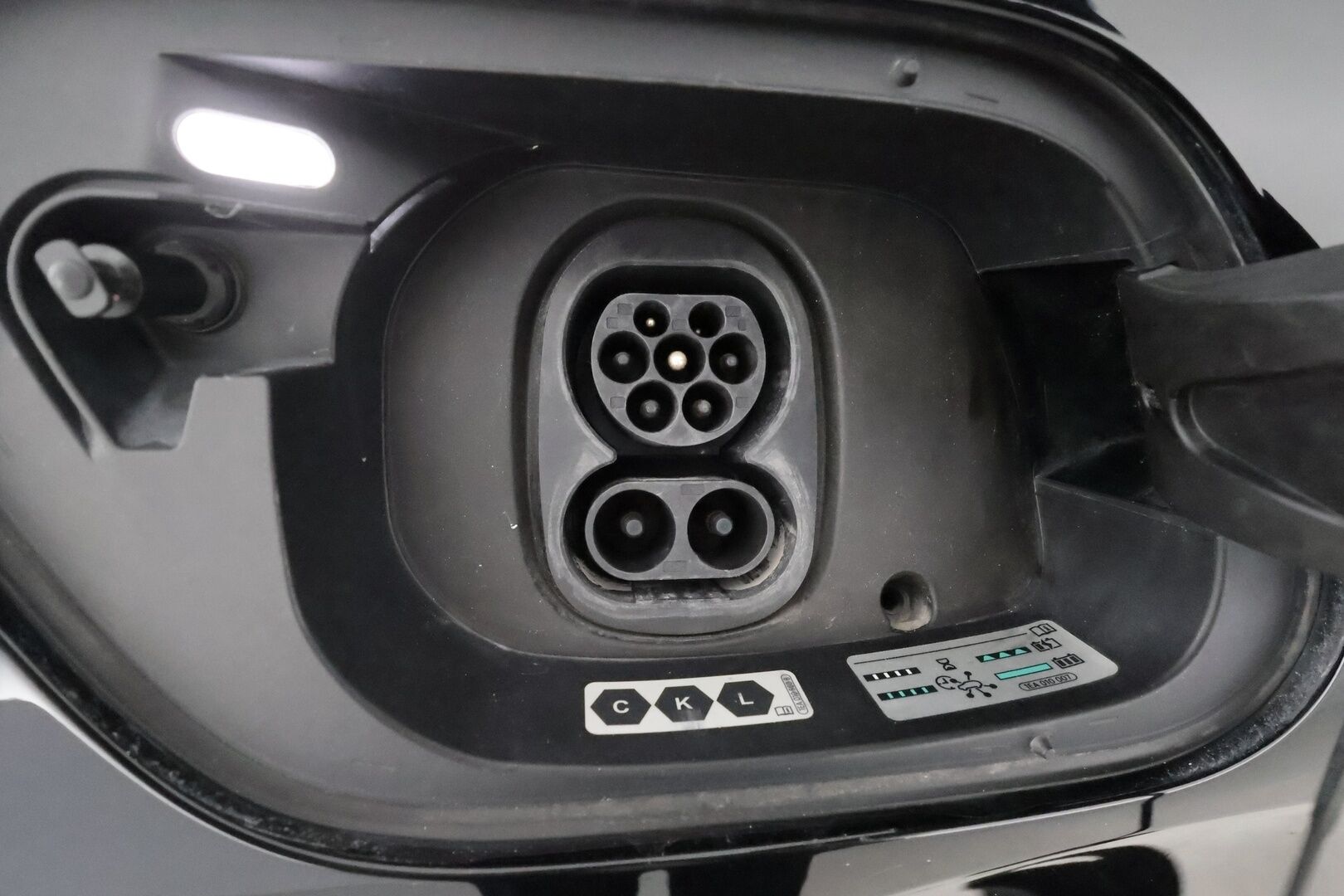 VOLKSWAGEN ID.5 2022 GTX Dual Motor AWD 77kWh **Lämpöpumppu / Vetokoukku / Adapt. vakkari / Matrix / P.kamera / Kahdet renkaat** - 3,99 % KORKOTARJOUS TÄHÄN AUTOON - Akku kuntotarkastettu / Todella siisti!