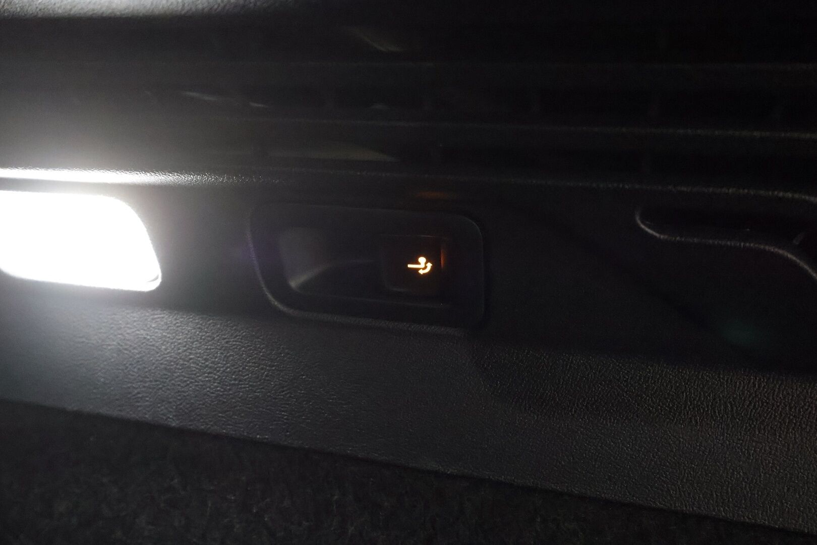 VOLKSWAGEN ID.5 2022 GTX Dual Motor AWD 77kWh **Lämpöpumppu / Vetokoukku / Adapt. vakkari / Matrix / P.kamera / Kahdet renkaat** - 3,99 % KORKOTARJOUS TÄHÄN AUTOON - Akku kuntotarkastettu / Todella siisti!