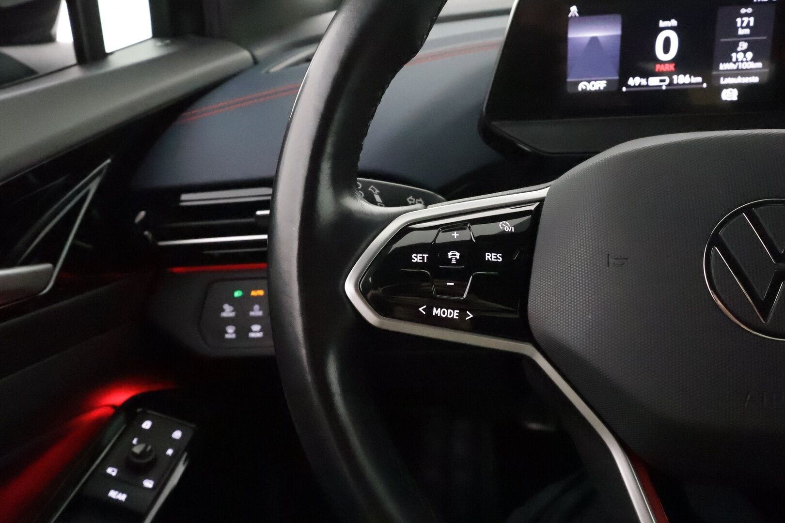 VOLKSWAGEN ID.5 2022 GTX Dual Motor AWD 77kWh **Lämpöpumppu / Vetokoukku / Adapt. vakkari / Matrix / P.kamera / Kahdet renkaat** - 3,99 % KORKOTARJOUS TÄHÄN AUTOON - Akku kuntotarkastettu / Todella siisti!