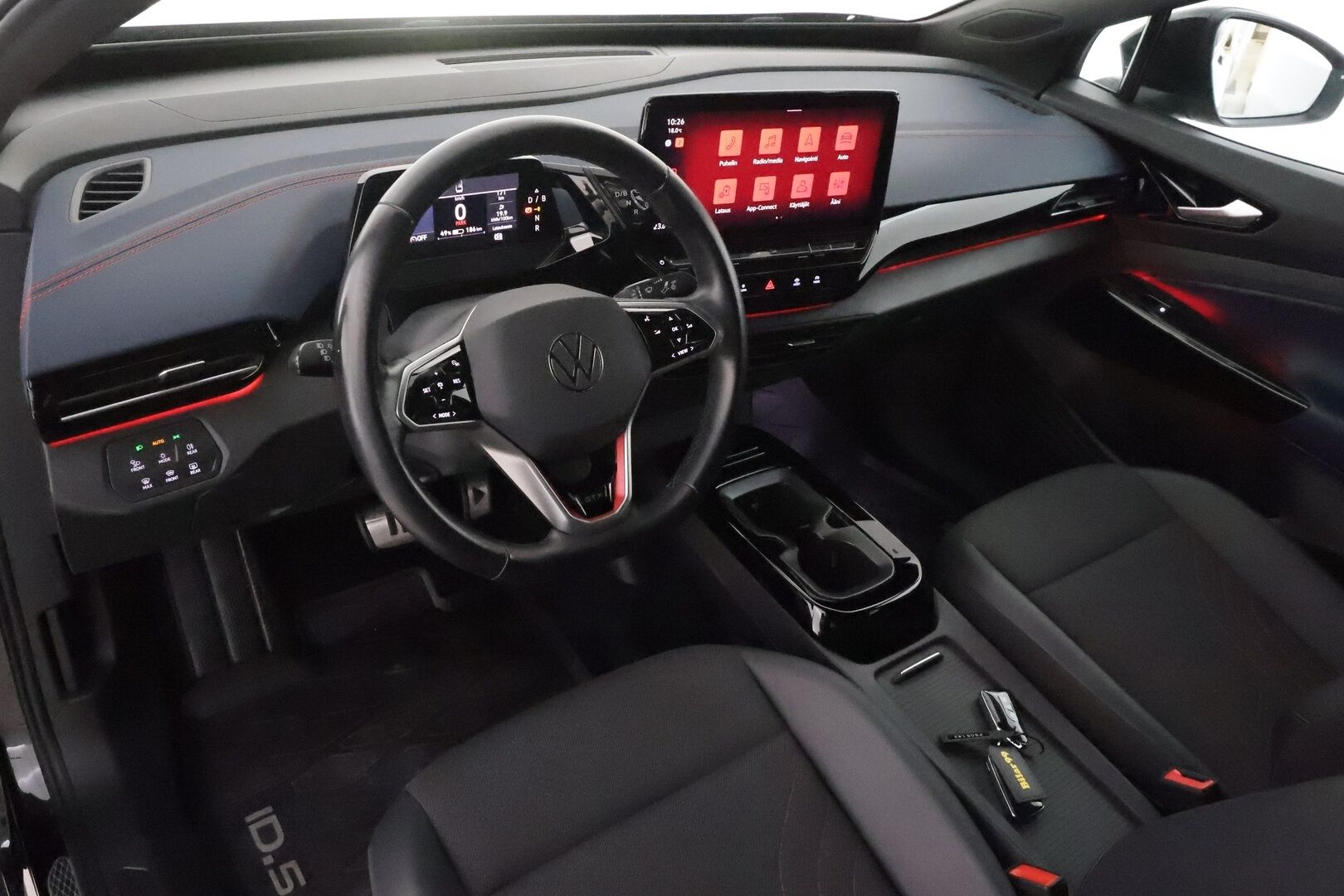 VOLKSWAGEN ID.5 2022 GTX Dual Motor AWD 77kWh **Lämpöpumppu / Vetokoukku / Adapt. vakkari / Matrix / P.kamera / Kahdet renkaat** - 3,99 % KORKOTARJOUS TÄHÄN AUTOON - Akku kuntotarkastettu / Todella siisti!
