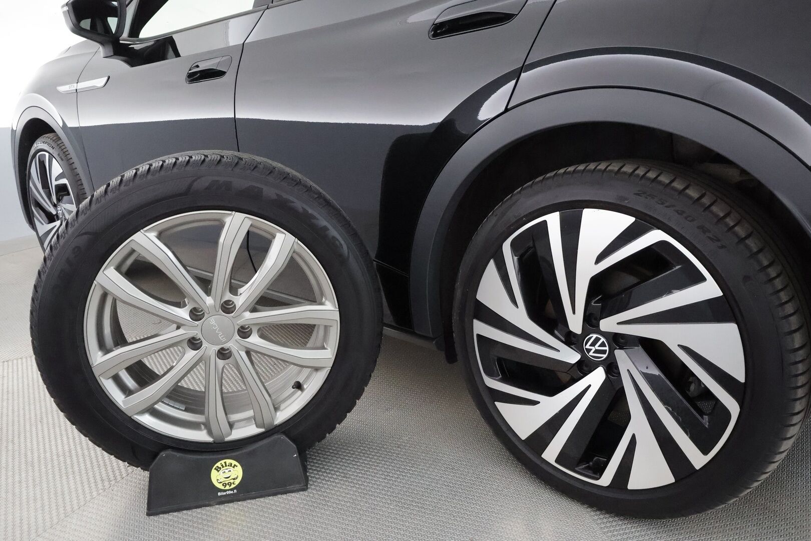 VOLKSWAGEN ID.5 2022 GTX Dual Motor AWD 77kWh **Lämpöpumppu / Vetokoukku / Adapt. vakkari / Matrix / P.kamera / Kahdet renkaat** - 3,99 % KORKOTARJOUS TÄHÄN AUTOON - Akku kuntotarkastettu / Todella siisti!