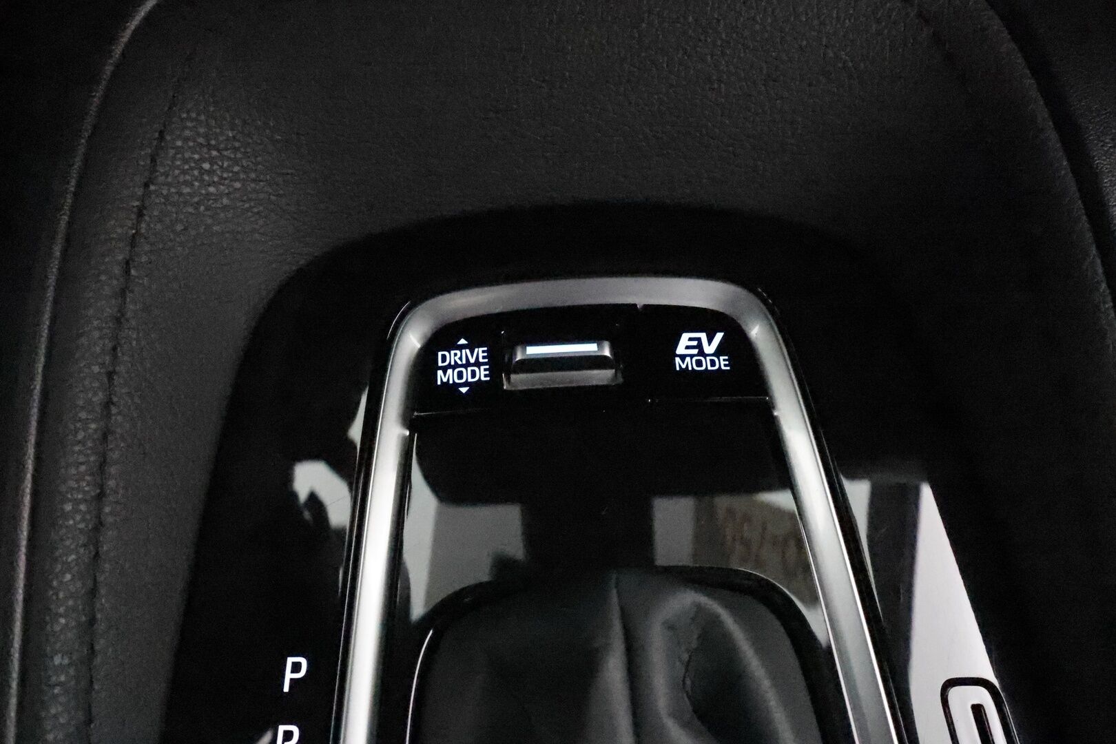 TOYOTA COROLLA 2021 Hatchback 2,0 Hybrid GR Sport **HUD / Digimittaristo / P-kamera / Adapt.Vakkari / LED / Apple&Android /KeylessGo**