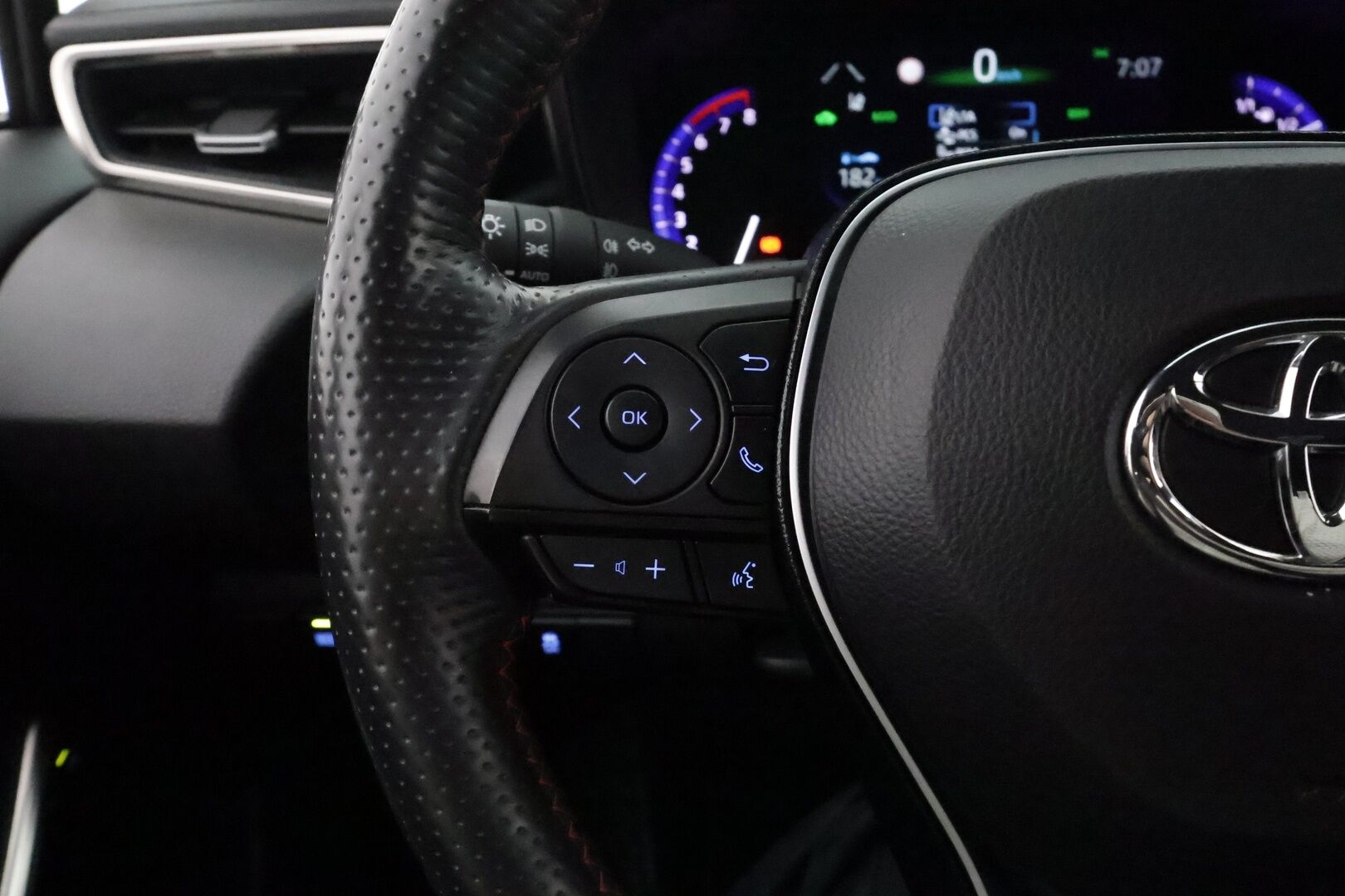 TOYOTA COROLLA 2021 Hatchback 2,0 Hybrid GR Sport **HUD / Digimittaristo / P-kamera / Adapt.Vakkari / LED / Apple&Android /KeylessGo**