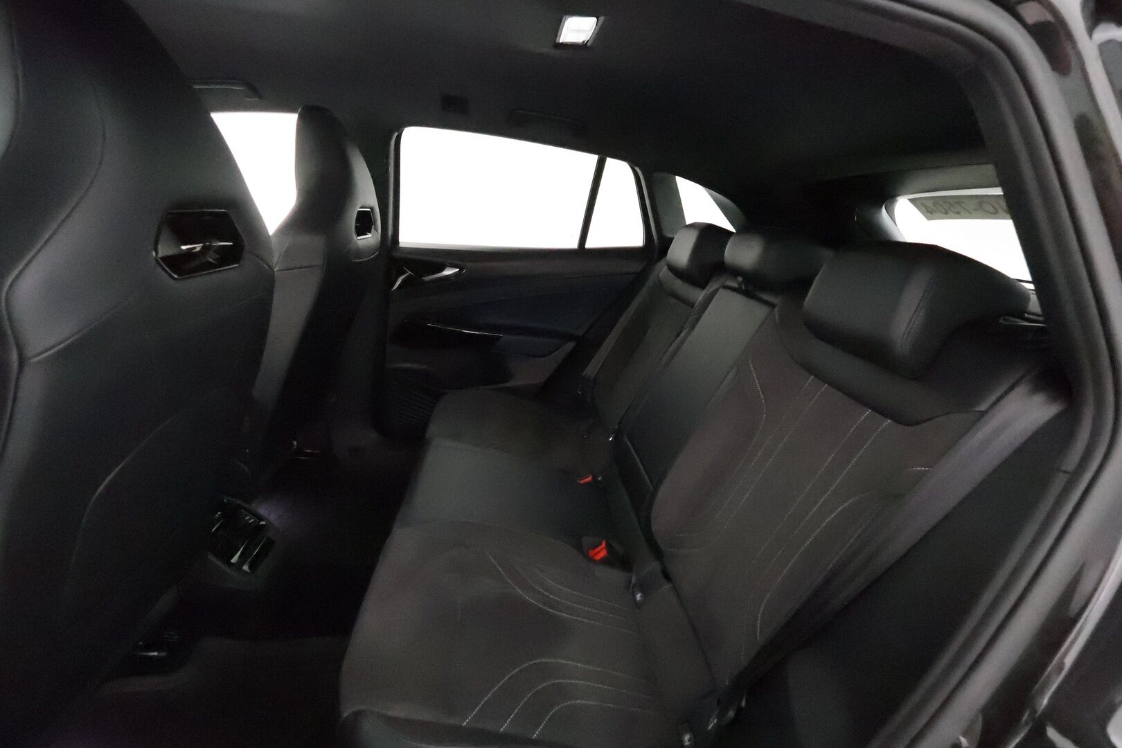 VOLKSWAGEN ID.4 2022 GTX Dual Motor AWD 77kWh **Lämpöpumppu / Hierovat sporttipenkit muistilla / Koukku / Matrix / Adapt. vakkari / P.kamera** - 3,99 % KORKOTARJOUS TÄHÄN AUTOON - Akku kuntotarkastettu / 2x vanteet / Keyless 