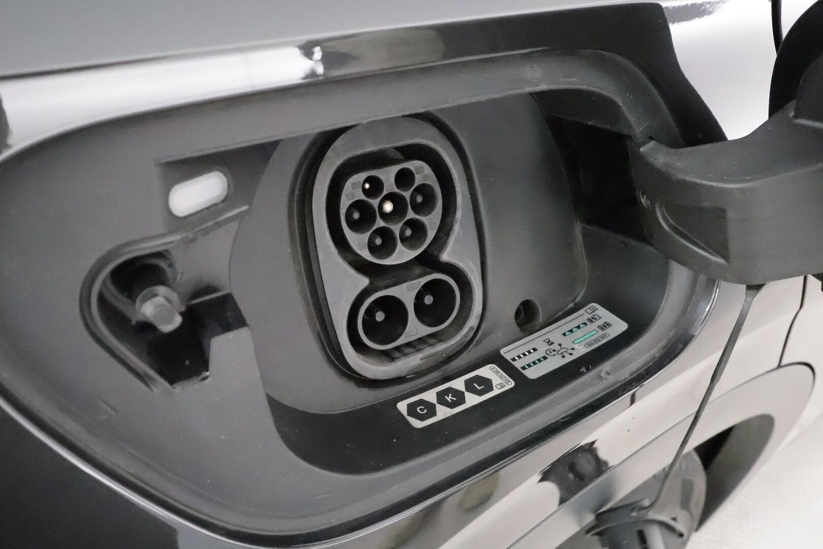 VOLKSWAGEN ID.4 2022 GTX Dual Motor AWD 77kWh **Lämpöpumppu / Hierovat sporttipenkit muistilla / Koukku / Matrix / Adapt. vakkari / P.kamera** - 3,99 % KORKOTARJOUS TÄHÄN AUTOON - Akku kuntotarkastettu / 2x vanteet / Keyless 