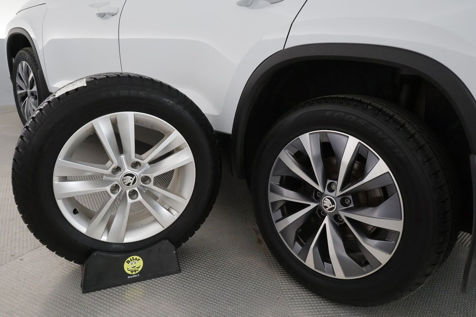 SKODA KODIAQ 2022 2.0TDI 4x4 200 Style DSG Autom. ** Webasto / Koukku / Adapt.Vakkari / Matrix-LED / P.Kamera / Canton / KeylessGO ** - Juuri huollettu / Tehokkaampi kone / Huippuvarusteet / Digimittari / Nahkasisusta / 2x hyvät renkaat vanteilla /