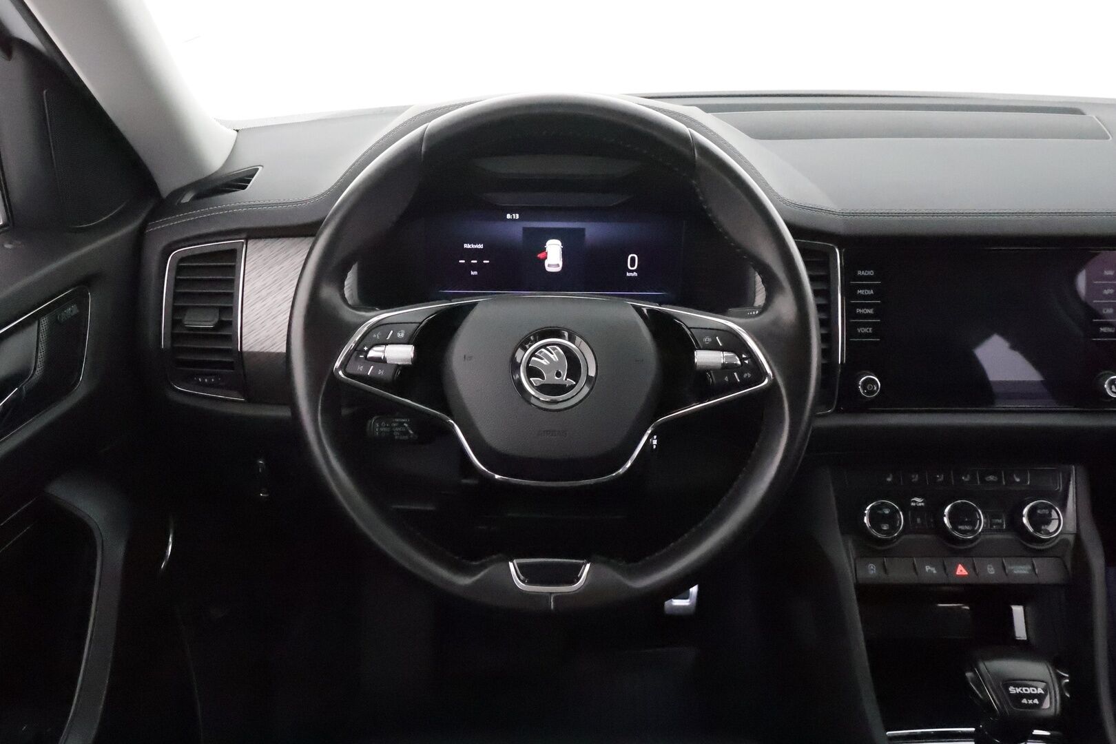 SKODA KODIAQ 2022 2.0TDI 4x4 200 Style DSG Autom. ** Webasto / Koukku / Adapt.Vakkari / Matrix-LED / P.Kamera / Canton / KeylessGO ** - Juuri huollettu / Tehokkaampi kone / Huippuvarusteet / Digimittari / Nahkasisusta / 2x hyvät renkaat vanteilla /