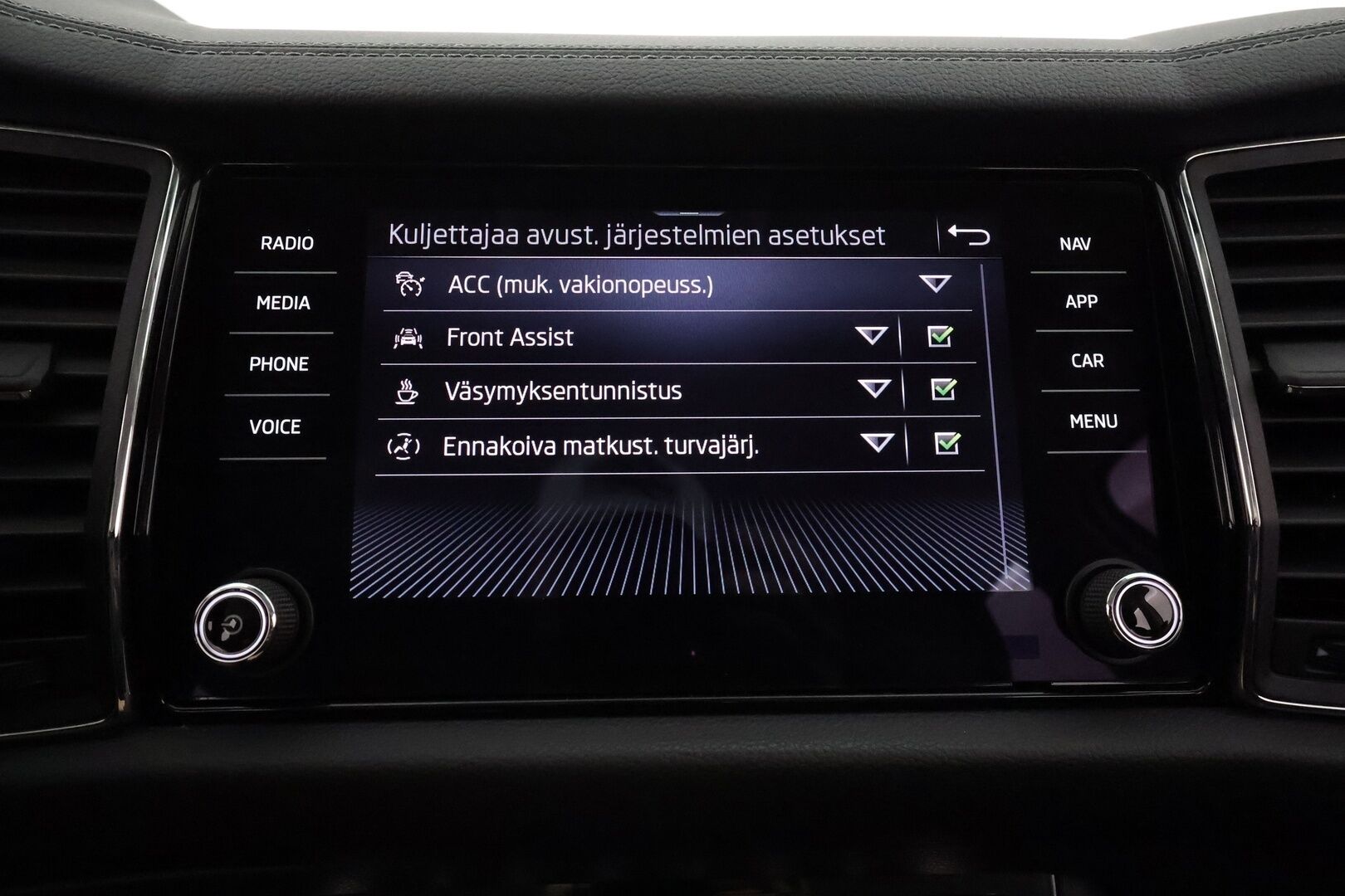 SKODA KODIAQ 2022 2.0TDI 4x4 200 Style DSG Autom. ** Webasto / Koukku / Adapt.Vakkari / Matrix-LED / P.Kamera / Canton / KeylessGO ** - Juuri huollettu / Tehokkaampi kone / Huippuvarusteet / Digimittari / Nahkasisusta / 2x hyvät renkaat vanteilla /