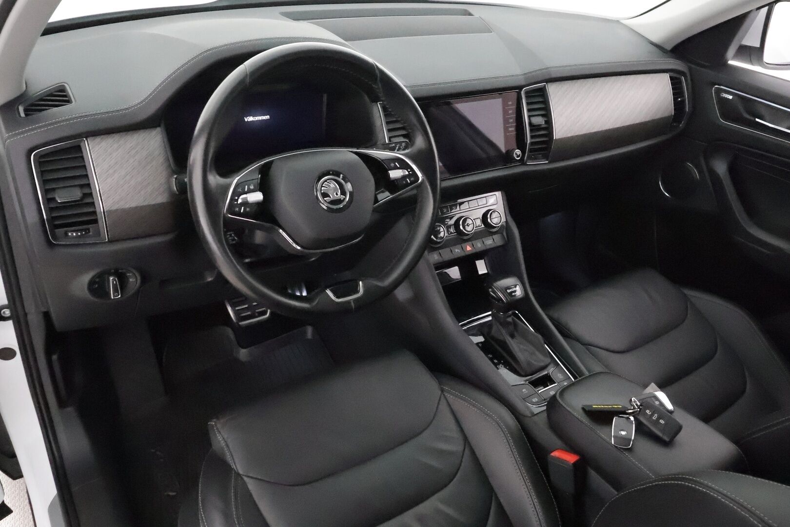 SKODA KODIAQ 2022 2.0TDI 4x4 200 Style DSG Autom. ** Webasto / Koukku / Adapt.Vakkari / Matrix-LED / P.Kamera / Canton / KeylessGO ** - Juuri huollettu / Tehokkaampi kone / Huippuvarusteet / Digimittari / Nahkasisusta / 2x hyvät renkaat vanteilla /