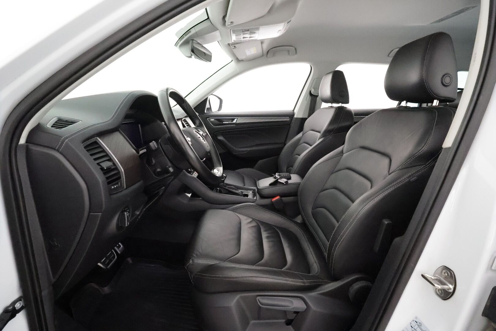 SKODA KODIAQ 2022 2.0TDI 4x4 200hp Style ** Webasto / Koukku / Adapt.Vakkari / Matrix-LED / P.Kamera / Canton / KeylessGO ** - 3,99 % KORKOTARJOUS TÄHÄN AUTOON - Juuri saapunut / Kaksilla renkailla!*