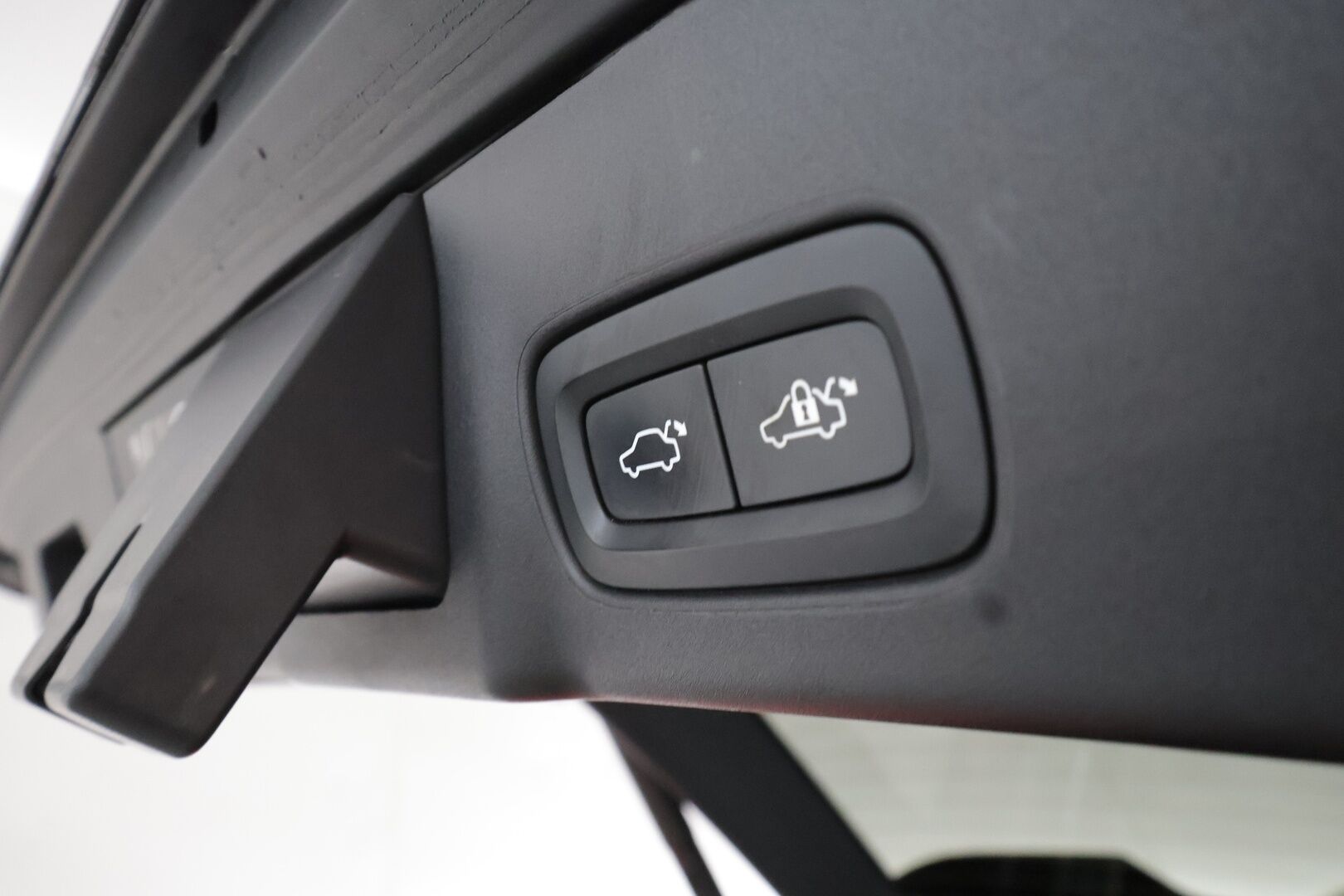 Volvo V90 2021 D4 AWD Momentum Aut. ** Harman&Kardon / Webasto / Adapt.vakkari / Koukku / P-Kamera / Puolinahat ** - 3,99 % KORKOTARJOUS TÄHÄN AUTOON - Merkkiliikkeen huoltokirja / Kahdet renkaat