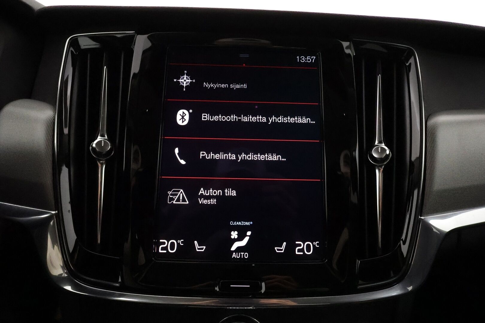 Volvo V90 2021 D4 AWD Momentum Aut. ** Harman&Kardon / Webasto / Adapt.vakkari / Koukku / P-Kamera / Puolinahat ** - 3,99 % KORKOTARJOUS TÄHÄN AUTOON - Merkkiliikkeen huoltokirja / Kahdet renkaat
