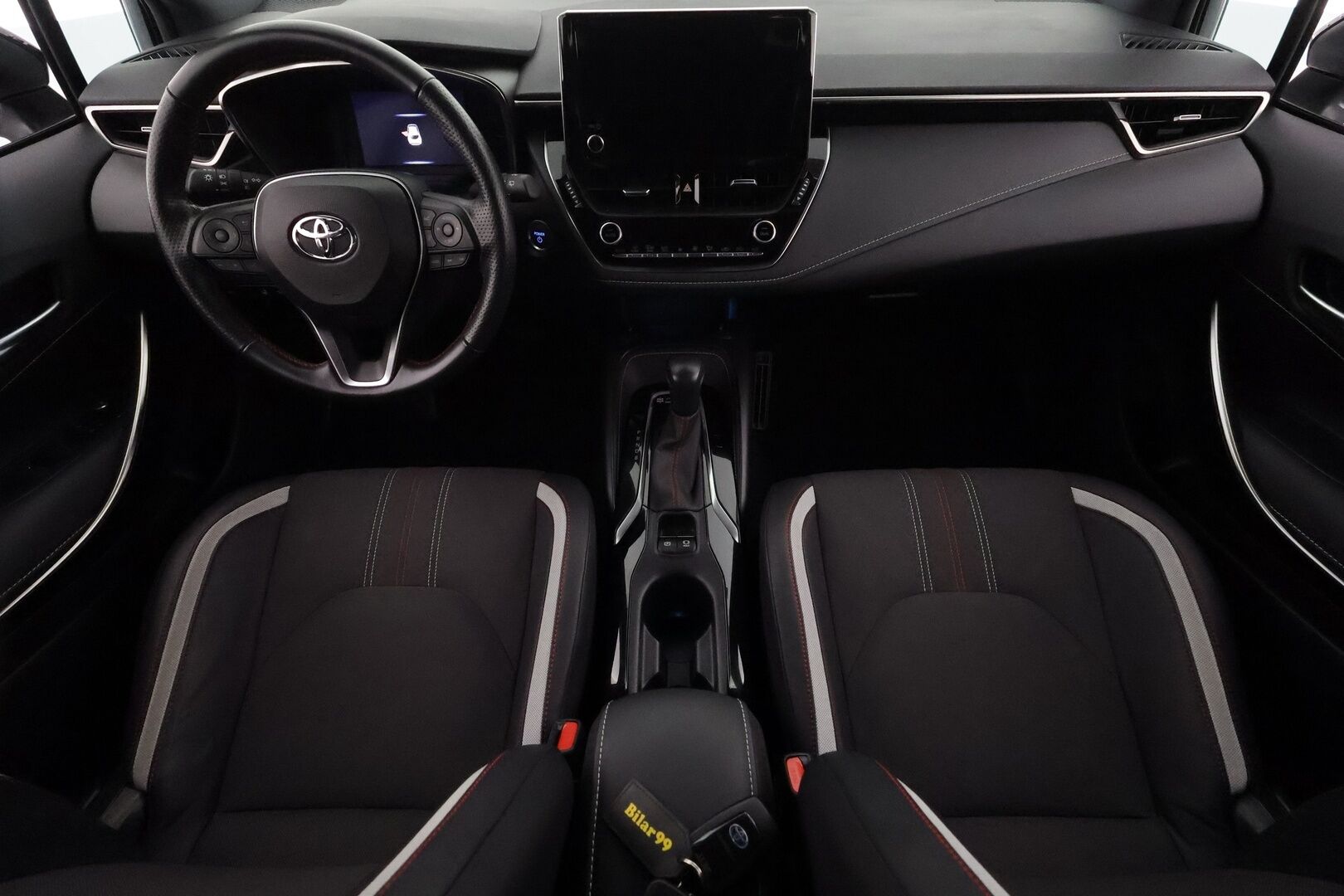 TOYOTA COROLLA 2022 Hatchback 1,8 Hybrid GR Sport ** Adapt.vakkari / P-Kamera / LED / Digimittaristo / Ratinlämmitin / Lohkolämmitin **