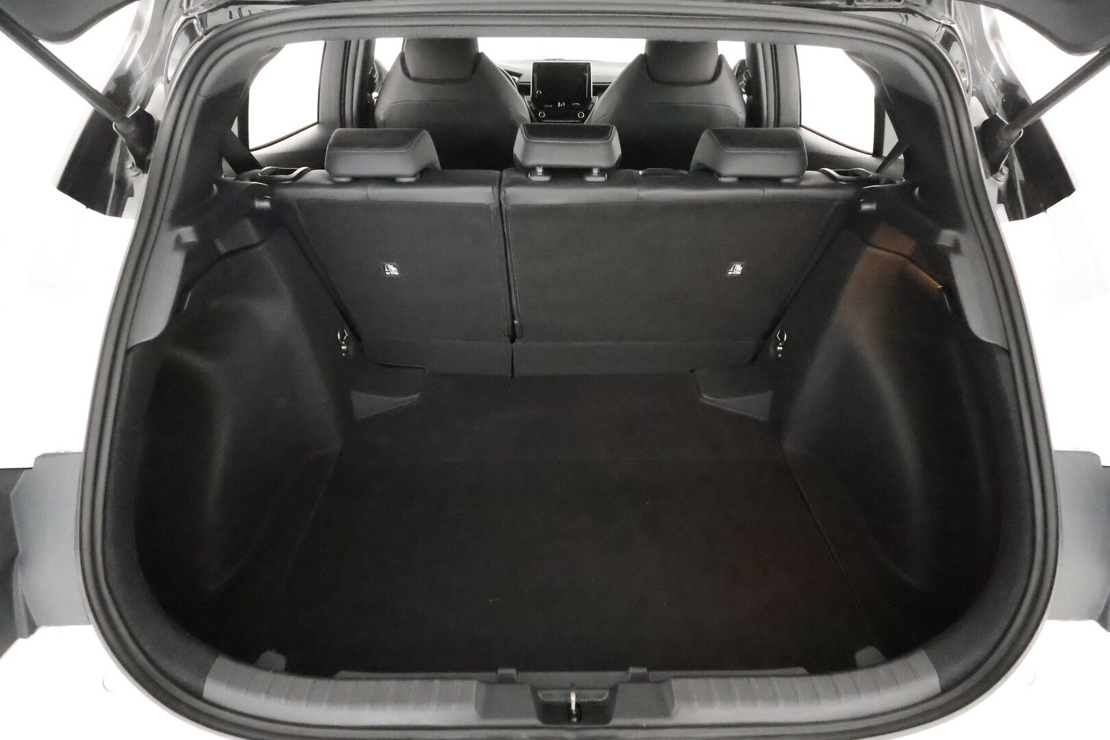 TOYOTA COROLLA 2022 Hatchback 1,8 Hybrid GR Sport ** Adapt.vakkari / P-Kamera / LED / Digimittaristo / Ratinlämmitin / Lohkolämmitin **