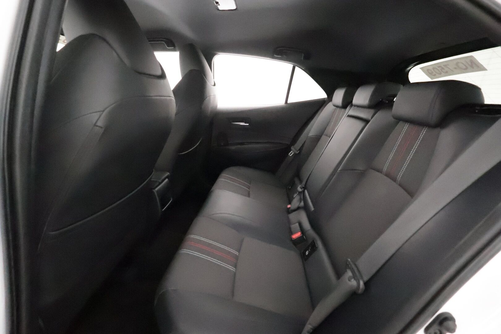 TOYOTA COROLLA 2022 Hatchback 1,8 Hybrid GR Sport ** Adapt.vakkari / P-Kamera / LED / Digimittaristo / Ratinlämmitin / Lohkolämmitin **