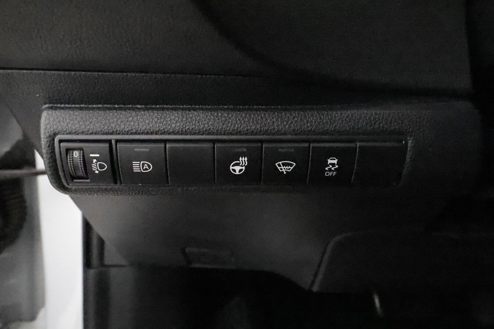 TOYOTA COROLLA 2022 Hatchback 1,8 Hybrid GR Sport ** Adapt.vakkari / P-Kamera / LED / Digimittaristo / Ratinlämmitin / Lohkolämmitin **