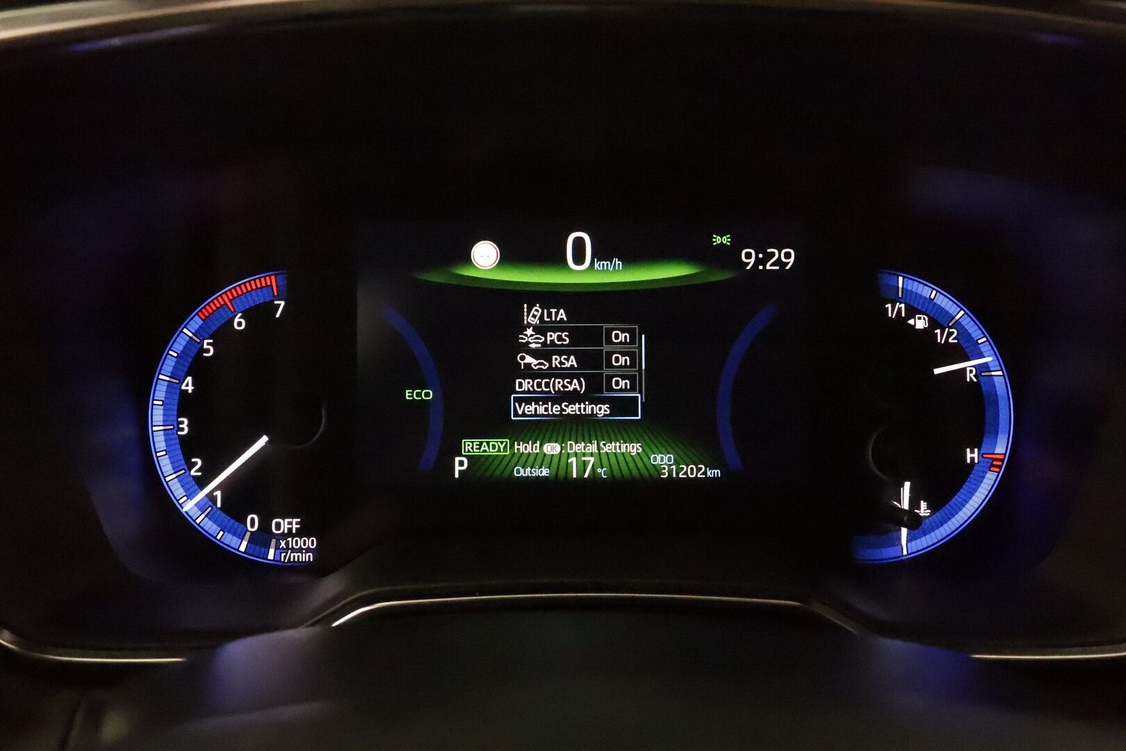 TOYOTA COROLLA 2022 Hatchback 1,8 Hybrid GR Sport ** Adapt.vakkari / P-Kamera / LED / Digimittaristo / Ratinlämmitin / Lohkolämmitin **