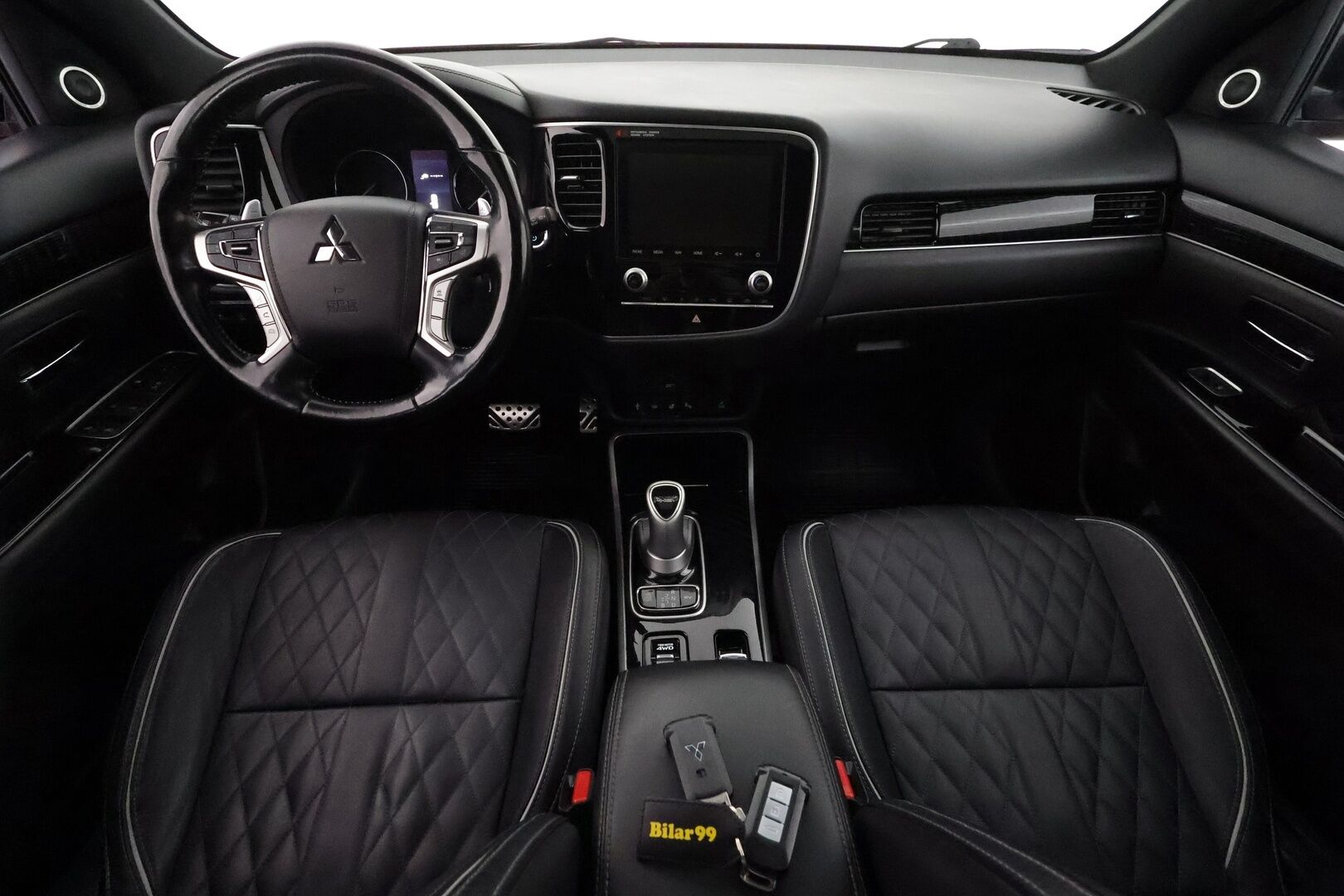 MITSUBISHI OUTLANDER PHEV 2020 Business X 4WD S-Edition 5P **Adapt. vakkari / Timanttinahat / Kattoluukku / Vetokoukku / 360 Kamera / Keyless** - *BLIS / Navigointi / LED / Ratinlämmitin / 2x renkaat aluilla*