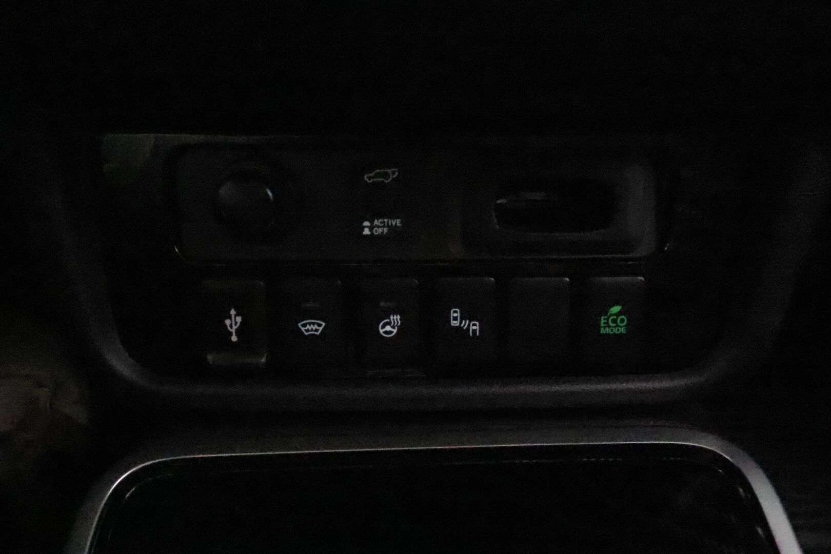 MITSUBISHI OUTLANDER PHEV 2020 Business X 4WD S-Edition 5P **Adapt. vakkari / Timanttinahat / Kattoluukku / Vetokoukku / 360 Kamera / Keyless** - *BLIS / Navigointi / LED / Ratinlämmitin / 2x renkaat aluilla*