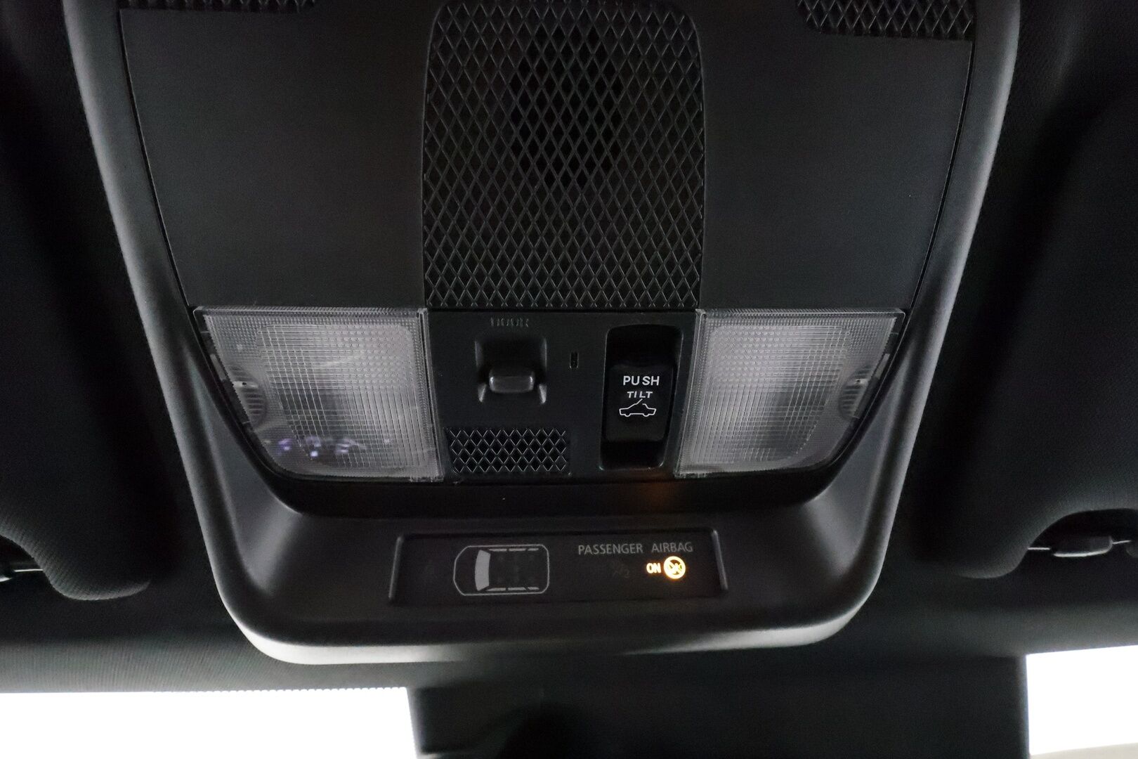 MITSUBISHI OUTLANDER PHEV 2020 Business X 4WD S-Edition 5P **Adapt. vakkari / Timanttinahat / Kattoluukku / Vetokoukku / 360 Kamera / Keyless** - *BLIS / Navigointi / LED / Ratinlämmitin / 2x renkaat aluilla*