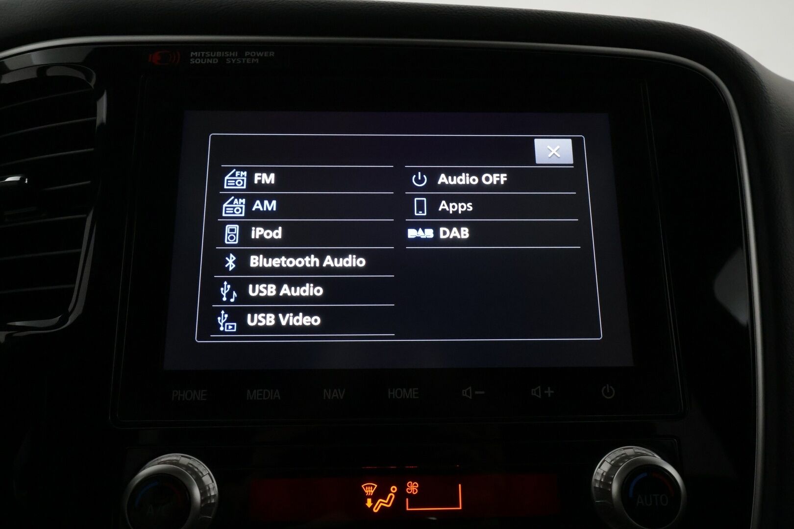 MITSUBISHI OUTLANDER PHEV 2020 Business X 4WD S-Edition 5P **Adapt. vakkari / Timanttinahat / Kattoluukku / Vetokoukku / 360 Kamera / Keyless** - *BLIS / Navigointi / LED / Ratinlämmitin / 2x renkaat aluilla*