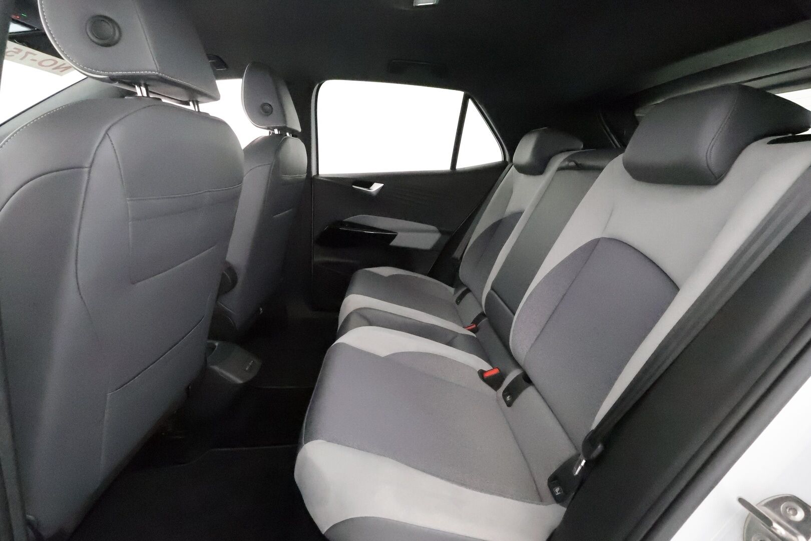 VOLKSWAGEN ID.3 2021 Pro S Tour 150kW ** HUD / Lämpöpumppu / Matrix LED / Adapt.Vakkari / P.kamera / Sähköpenkit hieronnalla / KeylessGo** - Merkkihuollettu