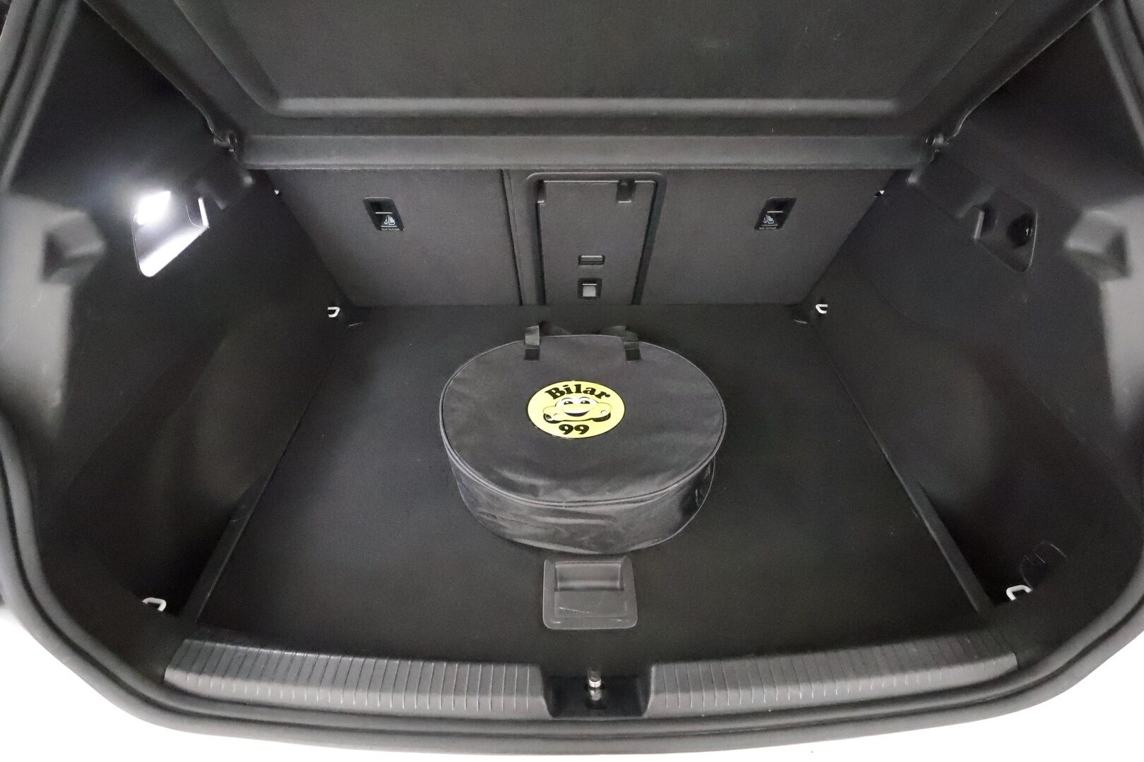 VOLKSWAGEN ID.3 2021 Pro S Tour 150kW ** HUD / Lämpöpumppu / Matrix LED / Adapt.Vakkari / P.kamera / Sähköpenkit hieronnalla / KeylessGo** - Merkkihuollettu