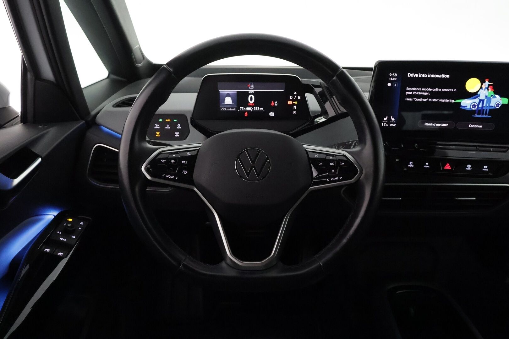 VOLKSWAGEN ID.3 2021 Pro S Tour 150kW ** HUD / Lämpöpumppu / Matrix LED / Adapt.Vakkari / P.kamera / Sähköpenkit hieronnalla / KeylessGo** - Merkkihuollettu