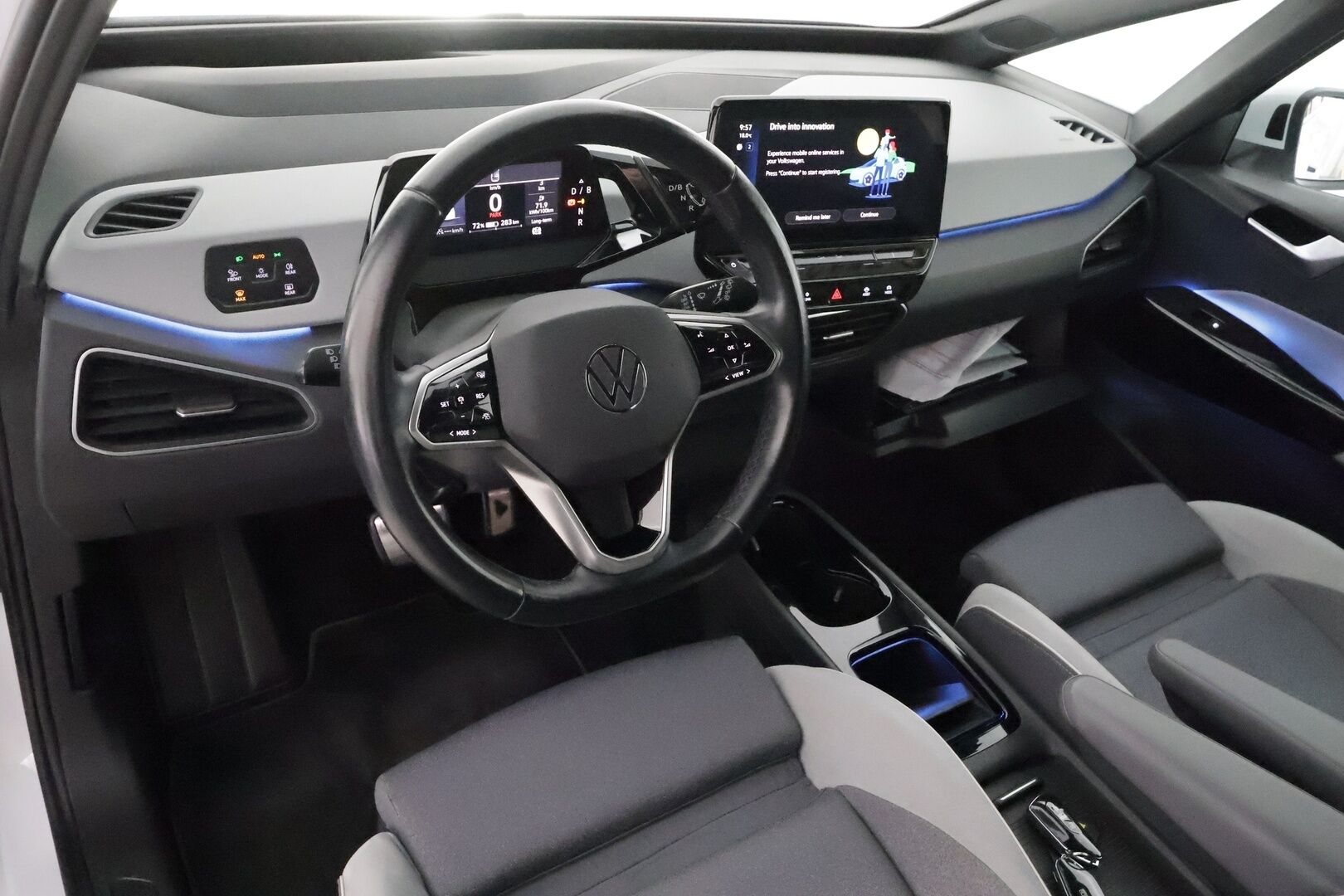 VOLKSWAGEN ID.3 2021 Pro S Tour 150kW ** HUD / Lämpöpumppu / Matrix LED / Adapt.Vakkari / P.kamera / Sähköpenkit hieronnalla / KeylessGo** - Merkkihuollettu