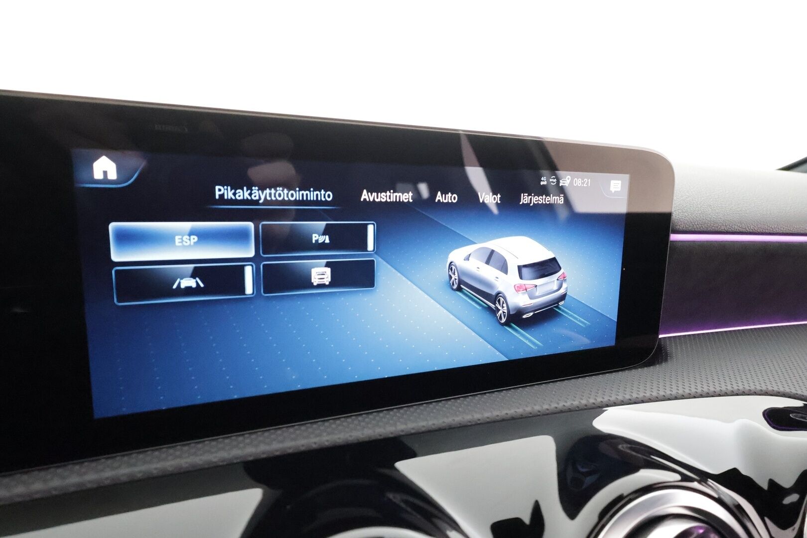 Mercedes-Benz A 2022 200 d 4MATIC A Business AMG * Webasto / Panorama / Muistipenkit / Multibeam / Koukkku / Keyless / P.kamera / Widescreen * - Kahdet renkaat aluvanteilla / Merkkihuollettu / Huippuvarusteet