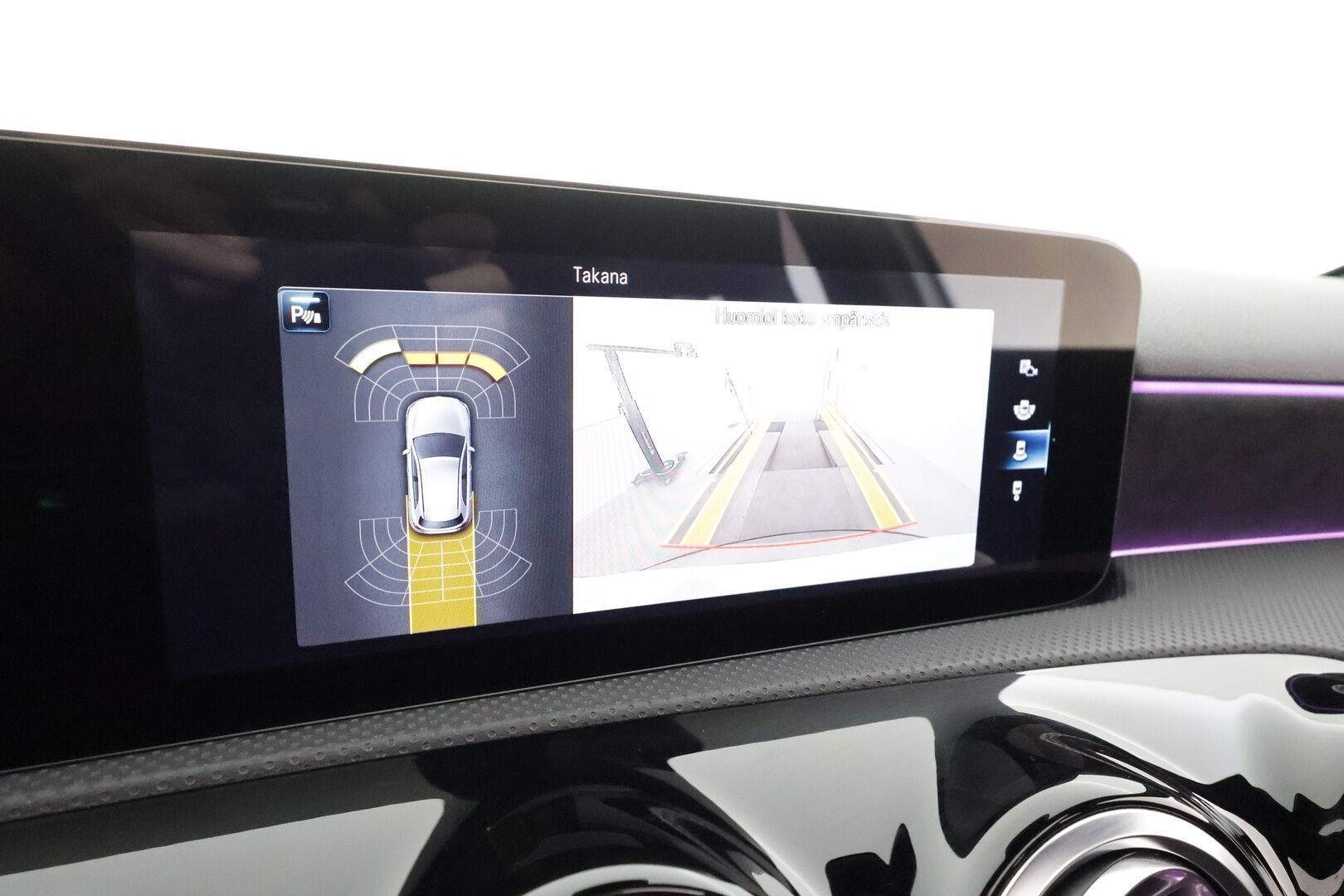 Mercedes-Benz A 2022 200 d 4MATIC A Business AMG * Webasto / Panorama / Muistipenkit / Multibeam / Koukkku / Keyless / P.kamera / Widescreen * - Kahdet renkaat aluvanteilla / Merkkihuollettu / Huippuvarusteet