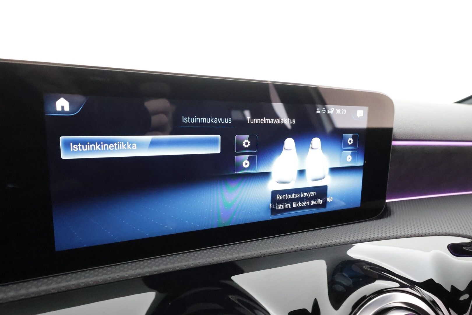 Mercedes-Benz A 2022 200 d 4MATIC A Business AMG * Webasto / Panorama / Muistipenkit / Multibeam / Koukkku / Keyless / P.kamera / Widescreen * - Kahdet renkaat aluvanteilla / Merkkihuollettu / Huippuvarusteet