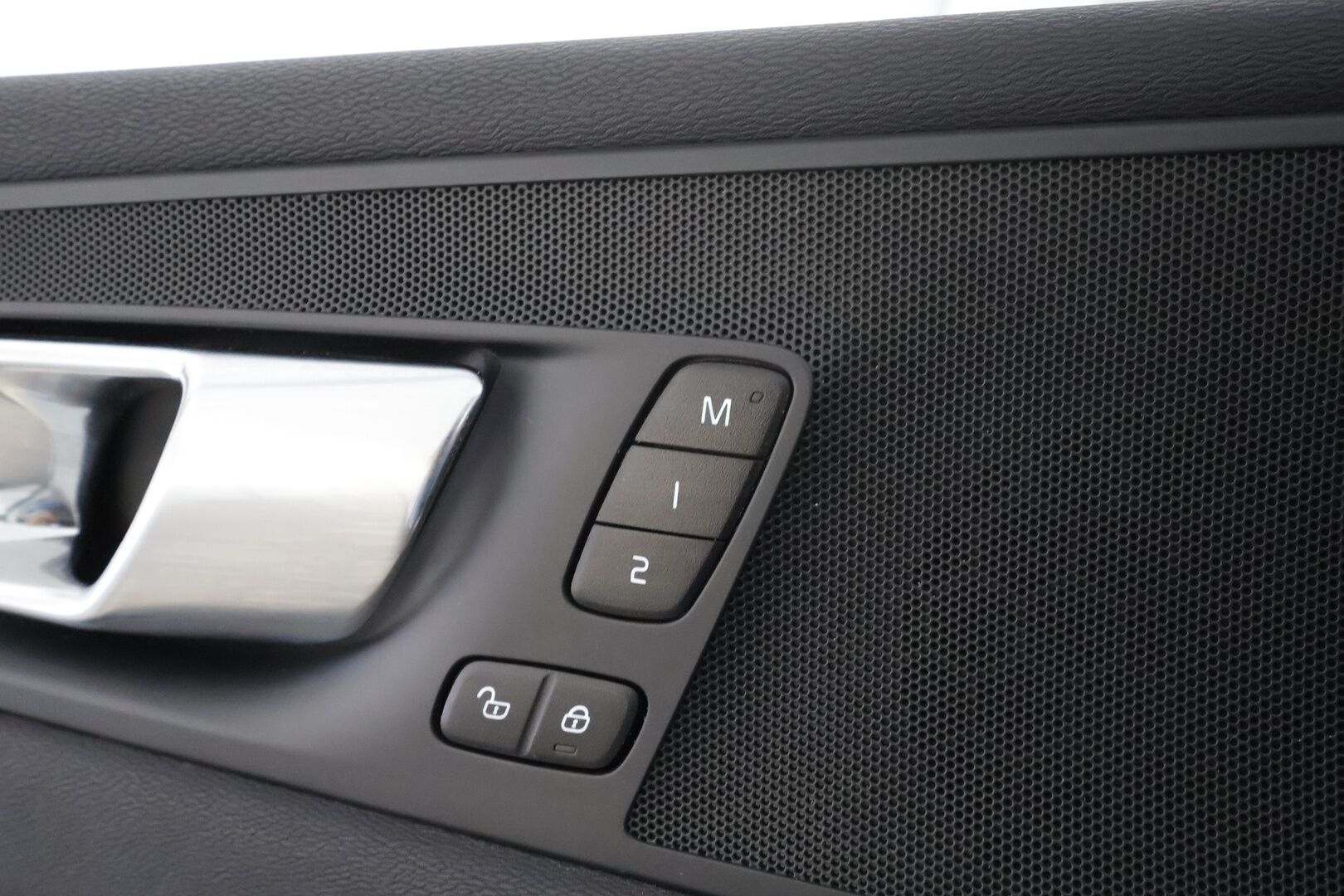 Volvo XC60 2022 T6 TwE AWD Business Inscription Expression aut * ACC / 360° / LED / Navi / Muistipenkki / Koukku / Panorama / Facelift * - Akku kuntotarkastettu / Kahdet renkaat aluvanteilla / Merkkihuollettu