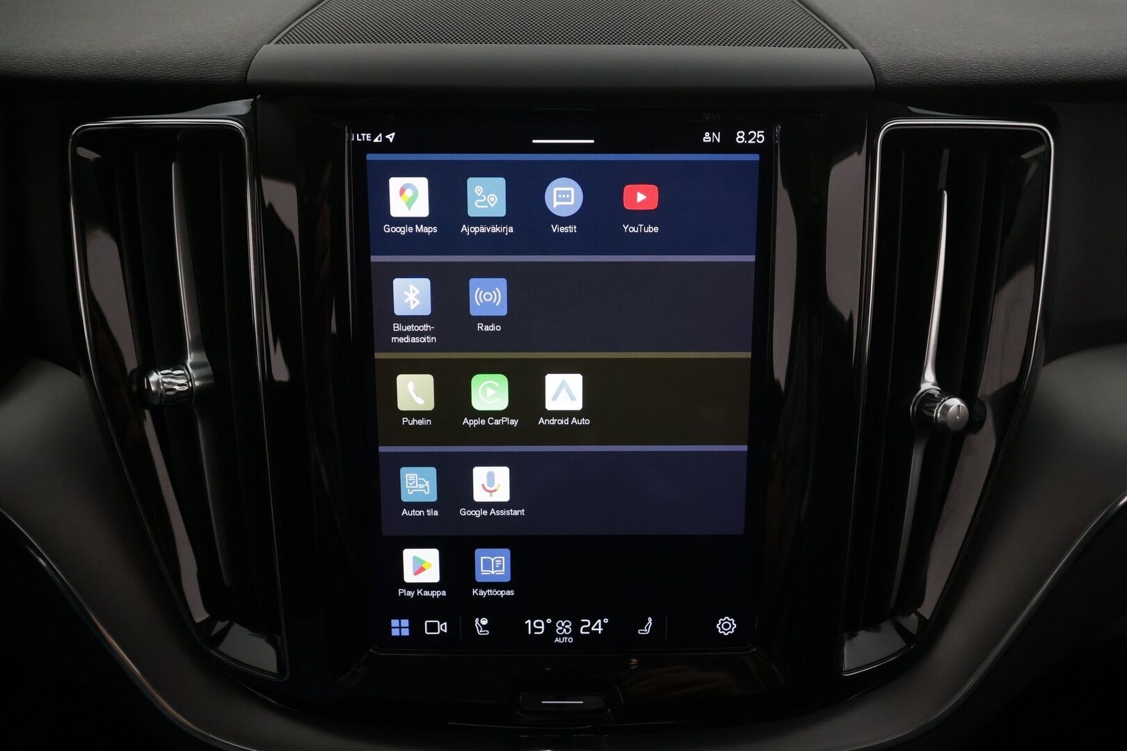 Volvo XC60 2022 T6 TwE AWD Business Inscription Expression aut * ACC / 360° / LED / Navi / Muistipenkki / Koukku / Panorama / Facelift * - Akku kuntotarkastettu / Kahdet renkaat aluvanteilla / Merkkihuollettu