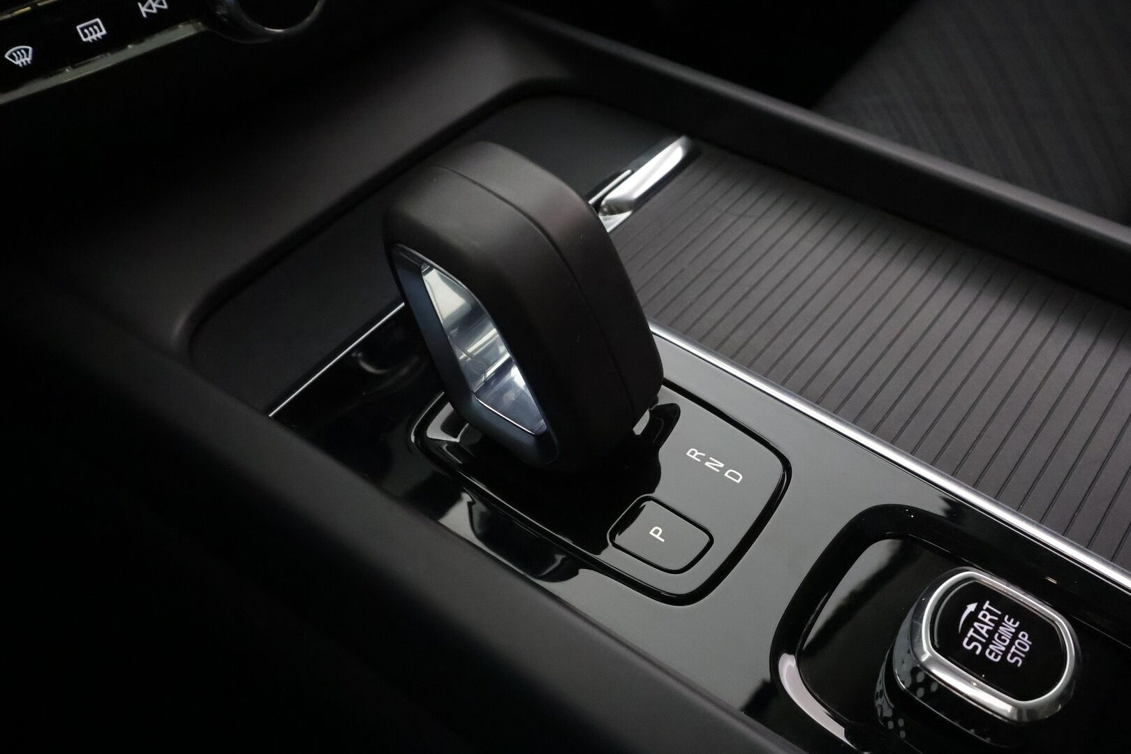 Volvo XC60 2022 T6 TwE AWD Business Inscription Expression aut * ACC / 360° / LED / Navi / Muistipenkki / Koukku / Panorama / Facelift * - Akku kuntotarkastettu / Kahdet renkaat aluvanteilla / Merkkihuollettu