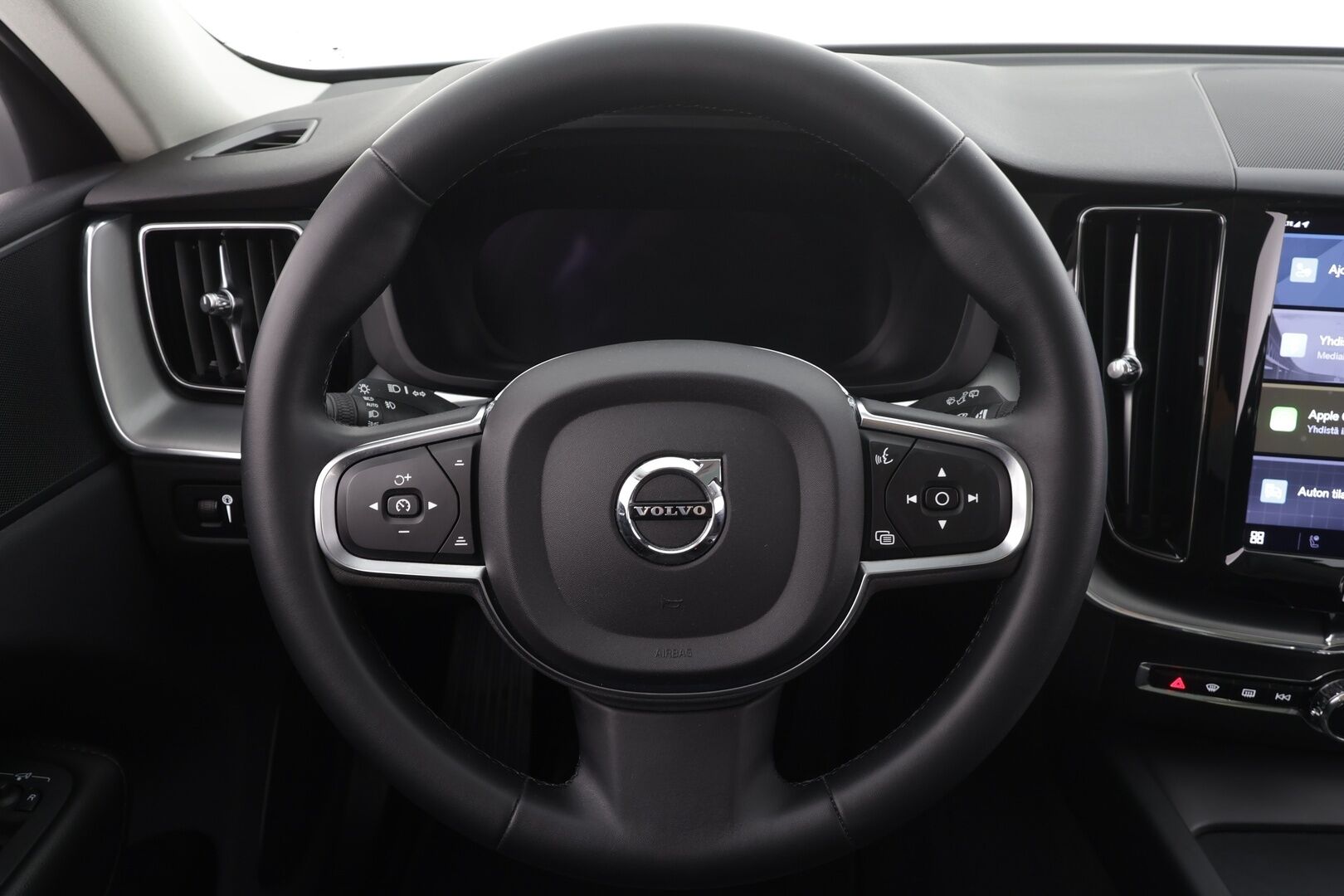 Volvo XC60 2022 T6 TwE AWD Business Inscription Expression aut * ACC / 360° / LED / Navi / Muistipenkki / Koukku / Panorama / Facelift * - Akku kuntotarkastettu / Kahdet renkaat aluvanteilla / Merkkihuollettu