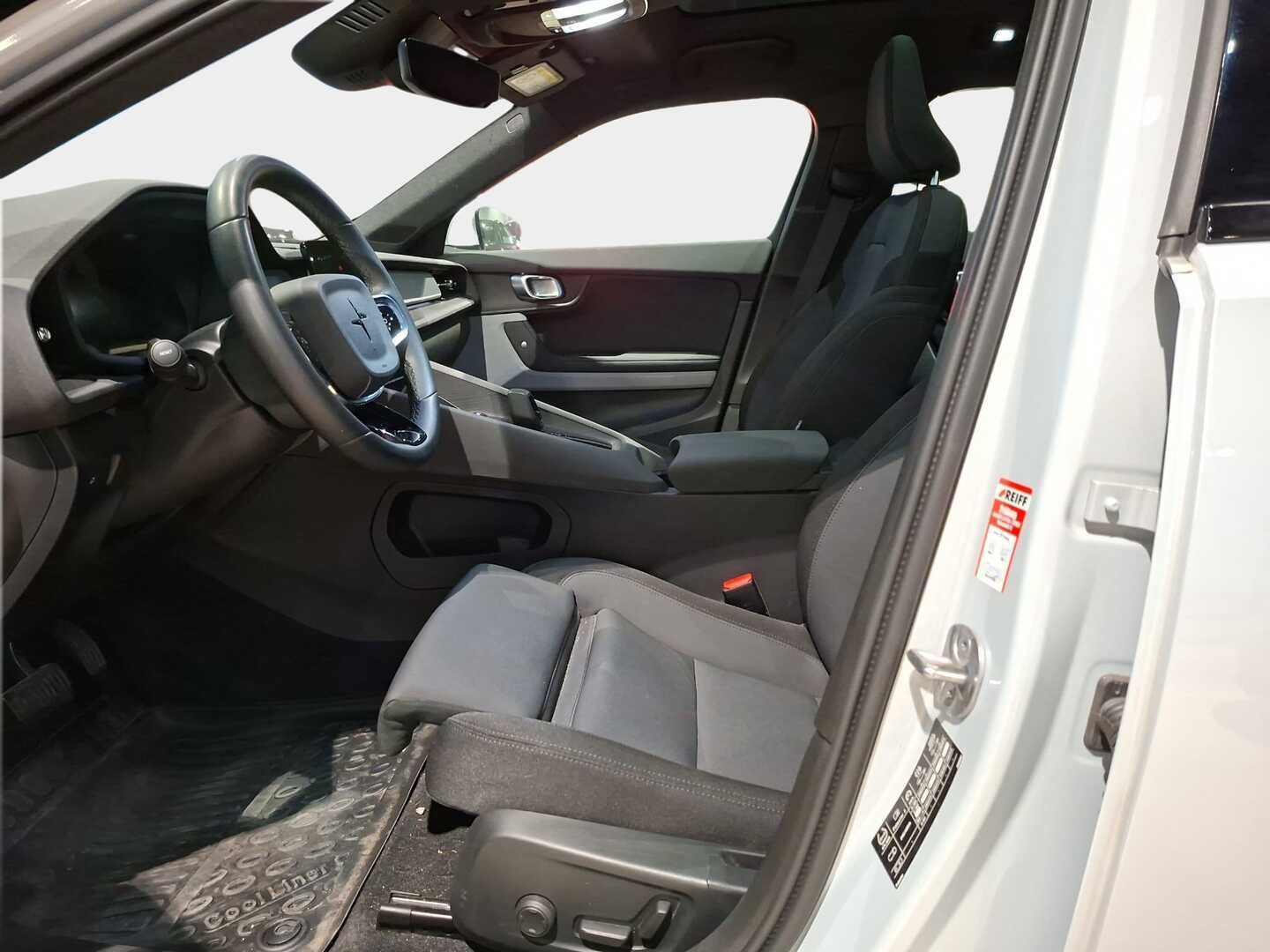 Polestar 2 2023 Long Range Dual Motor, 300kW, 78kWh / Vetokoukku / H/K / Panorama / Muistipenkki / Plus paketti - 2x renkaat vanteineen / Vetokoukku / - HULLUT AVAJAISHULINAT KORKOTARJOUS 3,29 %