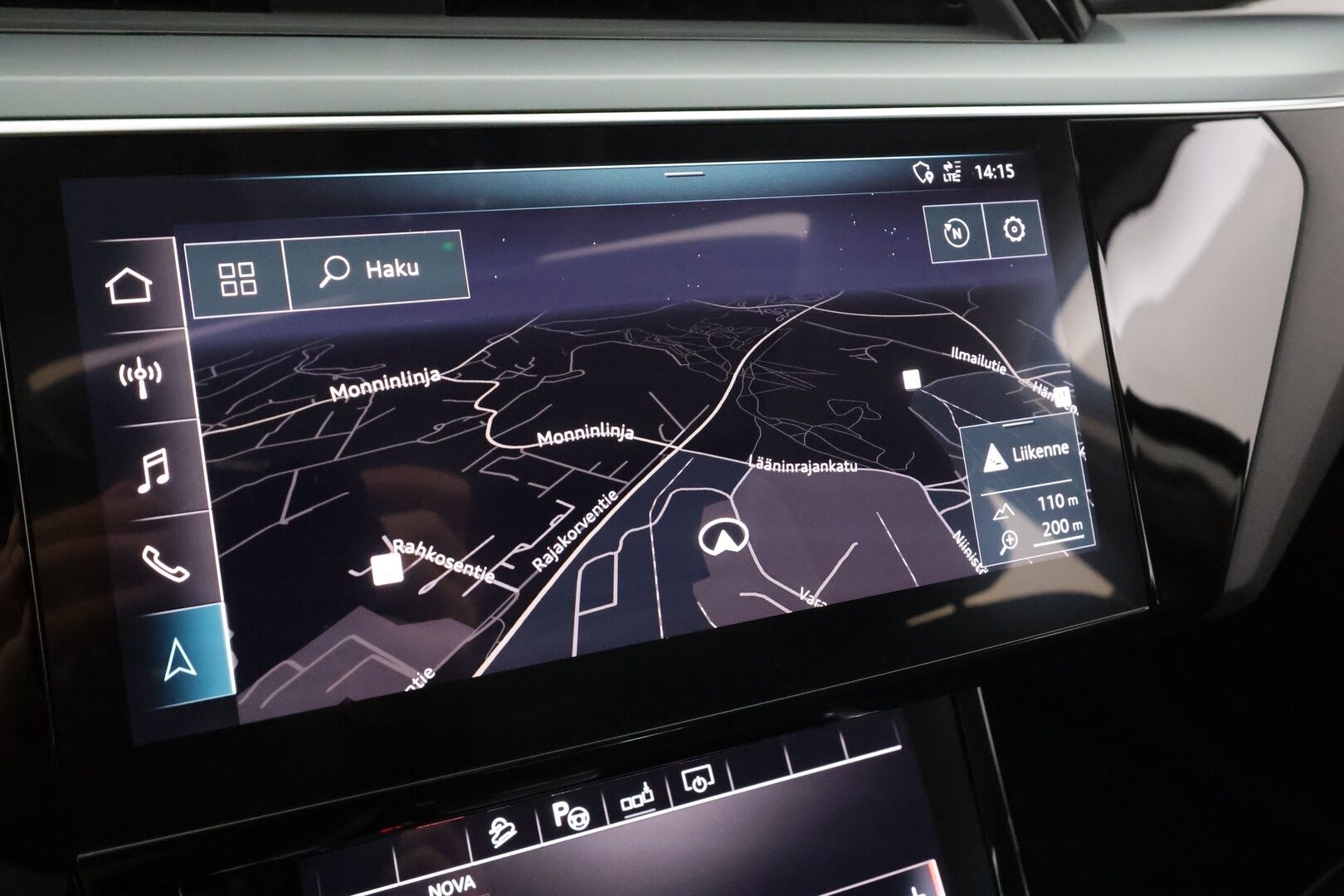 AUDI E-TRON 2020 50 Launch Edition plus 71 kWh * ACC / Lisälämmitin / LED / Muistipenkki / P.Tutkat / Panorama / Apple&Android * - Kahdet Renkaat